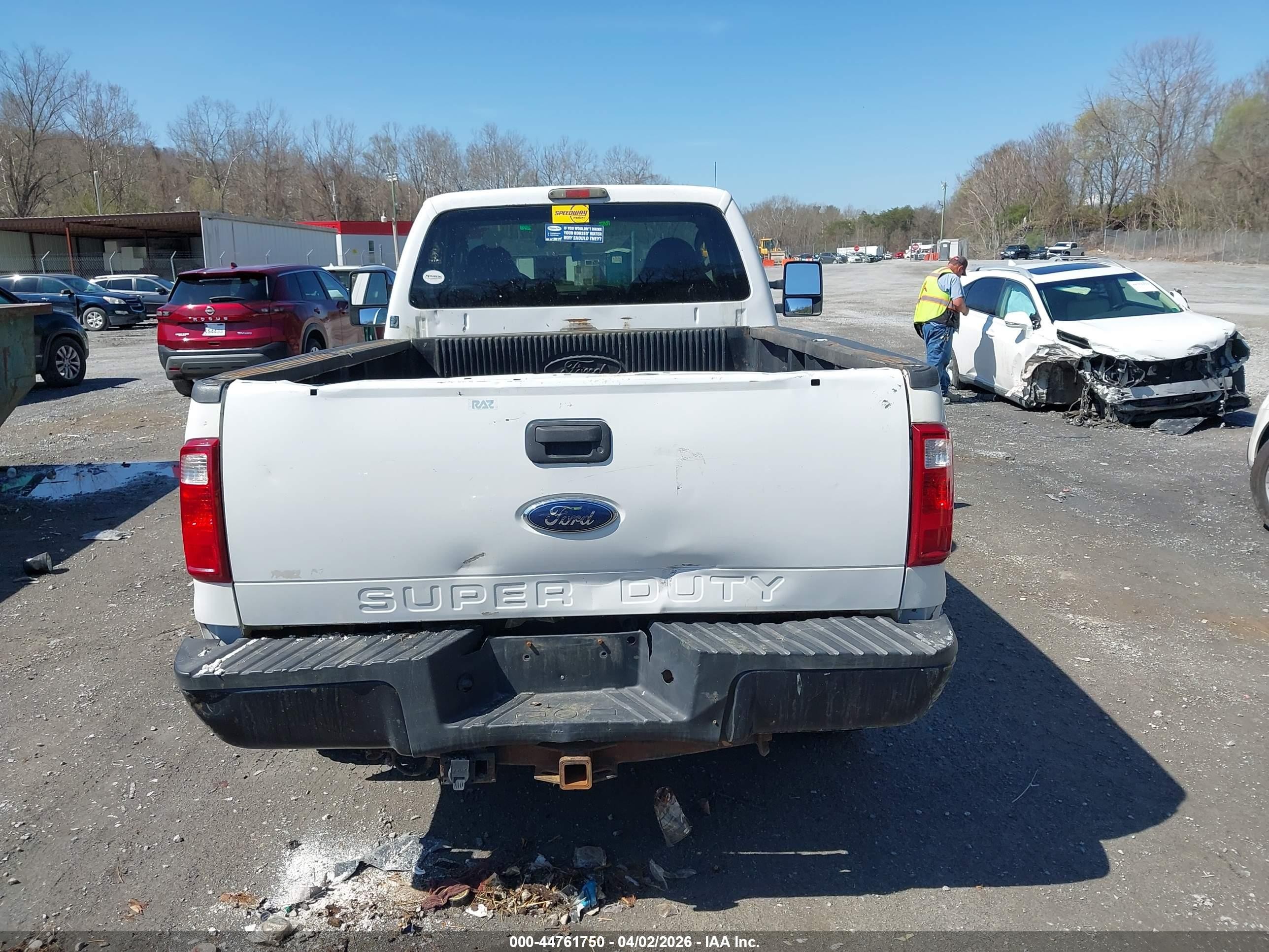 2009 Ford F-250 Xl/xlt White vin: 1FTNF21589EB19599