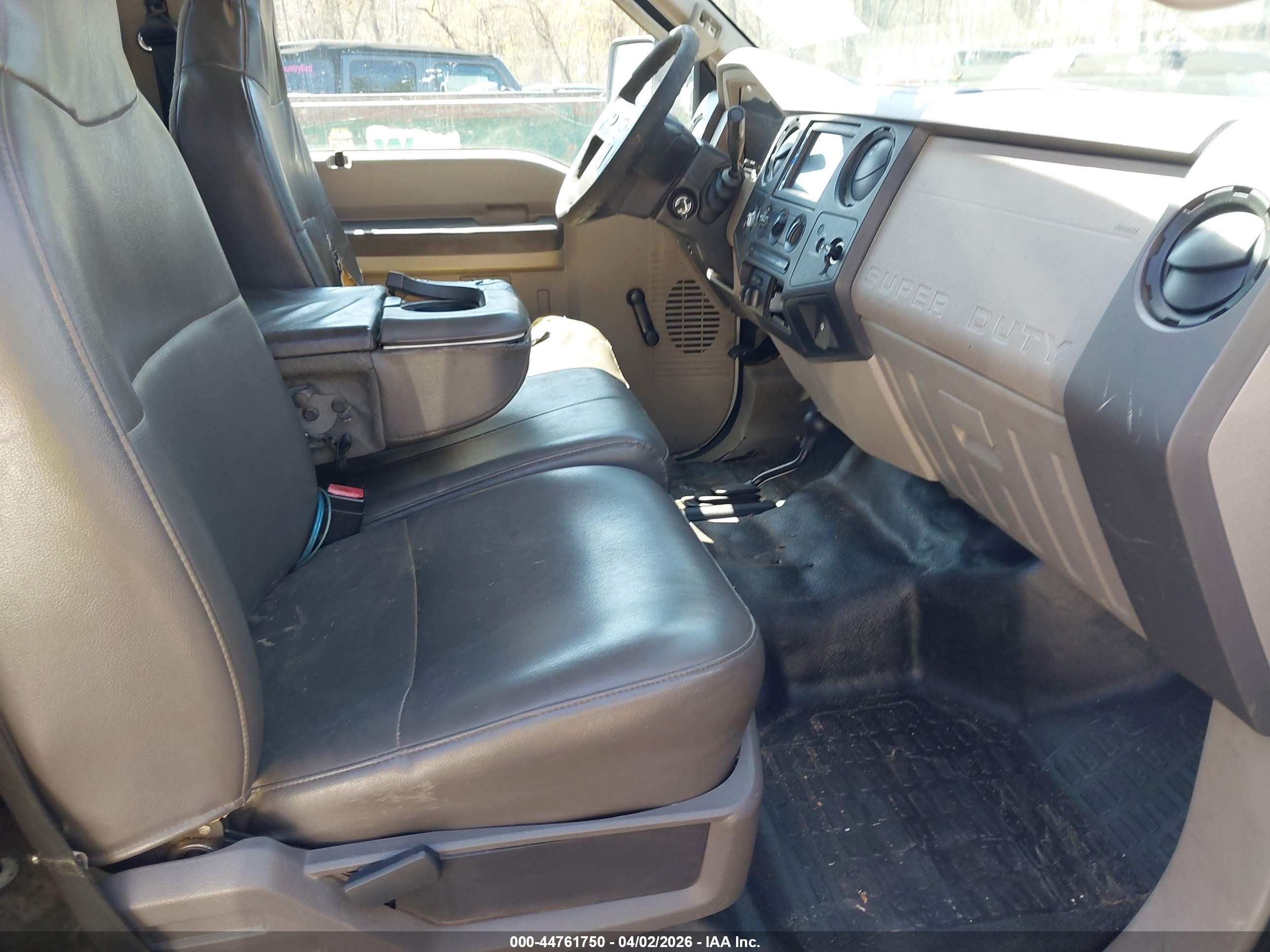 2009 Ford F-250 Xl/xlt White vin: 1FTNF21589EB19599