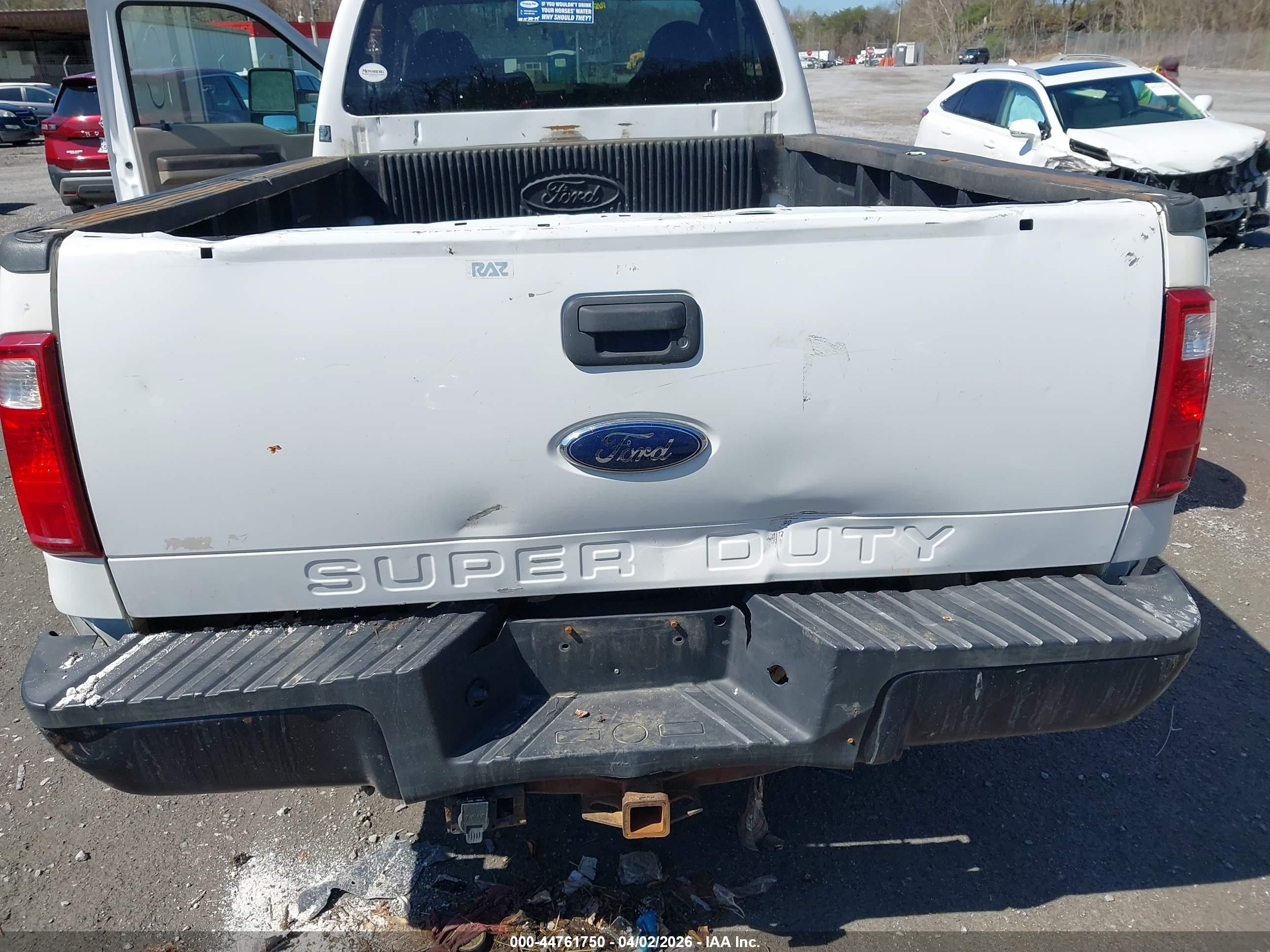 2009 Ford F-250 Xl/xlt White vin: 1FTNF21589EB19599