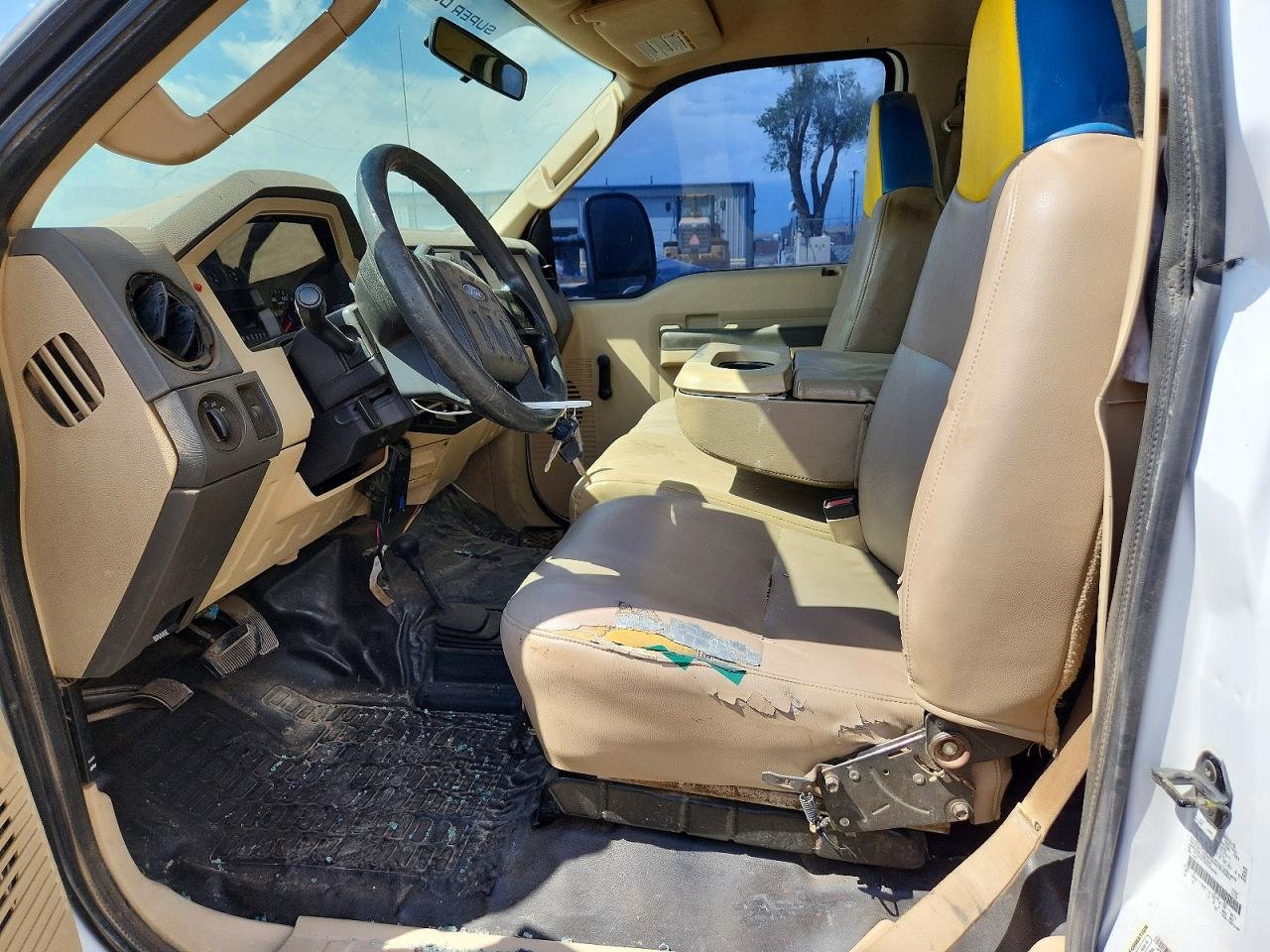 2008 Ford F250 Super Duty Yellow vin: 1FTNF21598EB62699