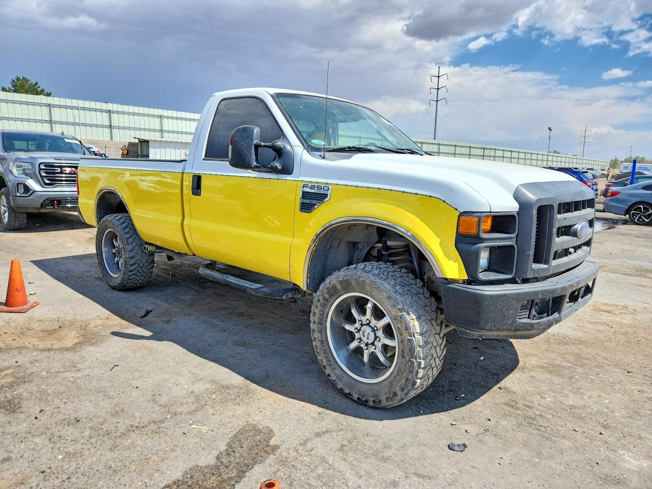 2008 Ford F250 Super Duty Yellow vin: 1FTNF21598EB62699