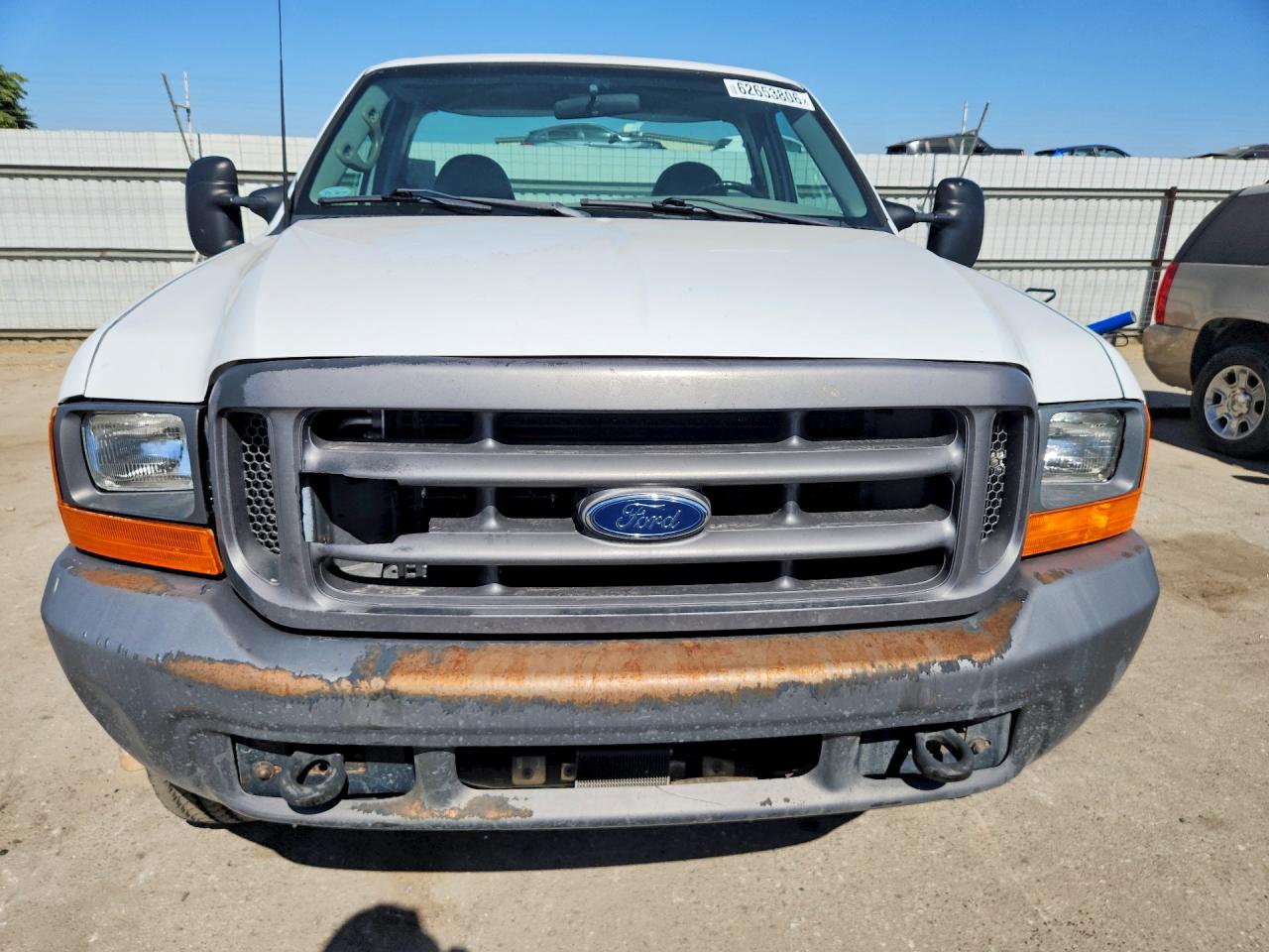 2000 Ford F250 Super Duty White vin: 1FTNF21F2YEA88972