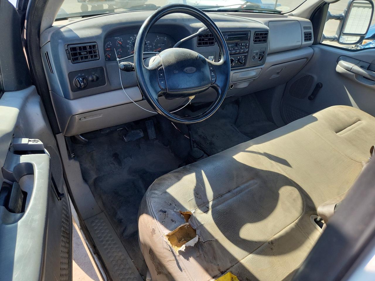 2000 Ford F250 Super Duty White vin: 1FTNF21F2YEA88972