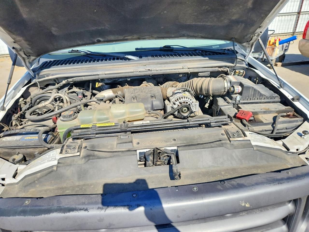 2000 Ford F250 Super Duty White vin: 1FTNF21F2YEA88972
