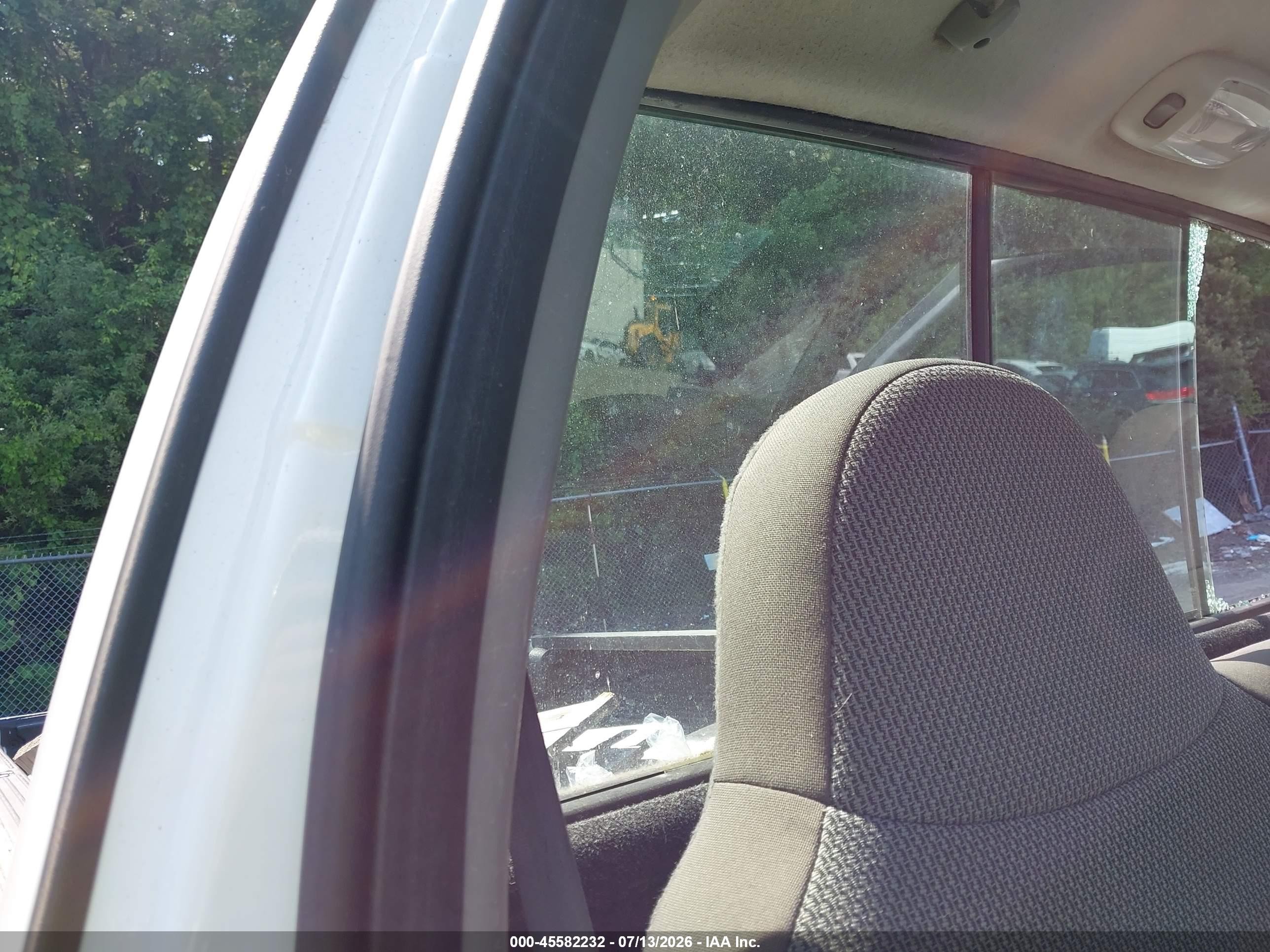 2004 Ford F-250 Xl/xlt Белый vin: 1FTNF21L44EC53047