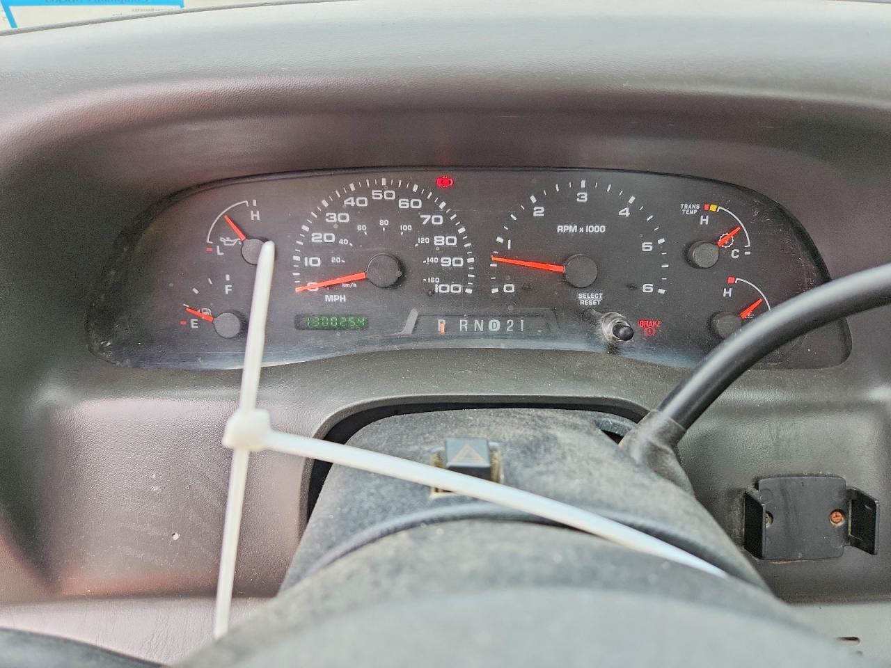 2004 Ford F250 Super Duty White vin: 1FTNF21L74ED93643