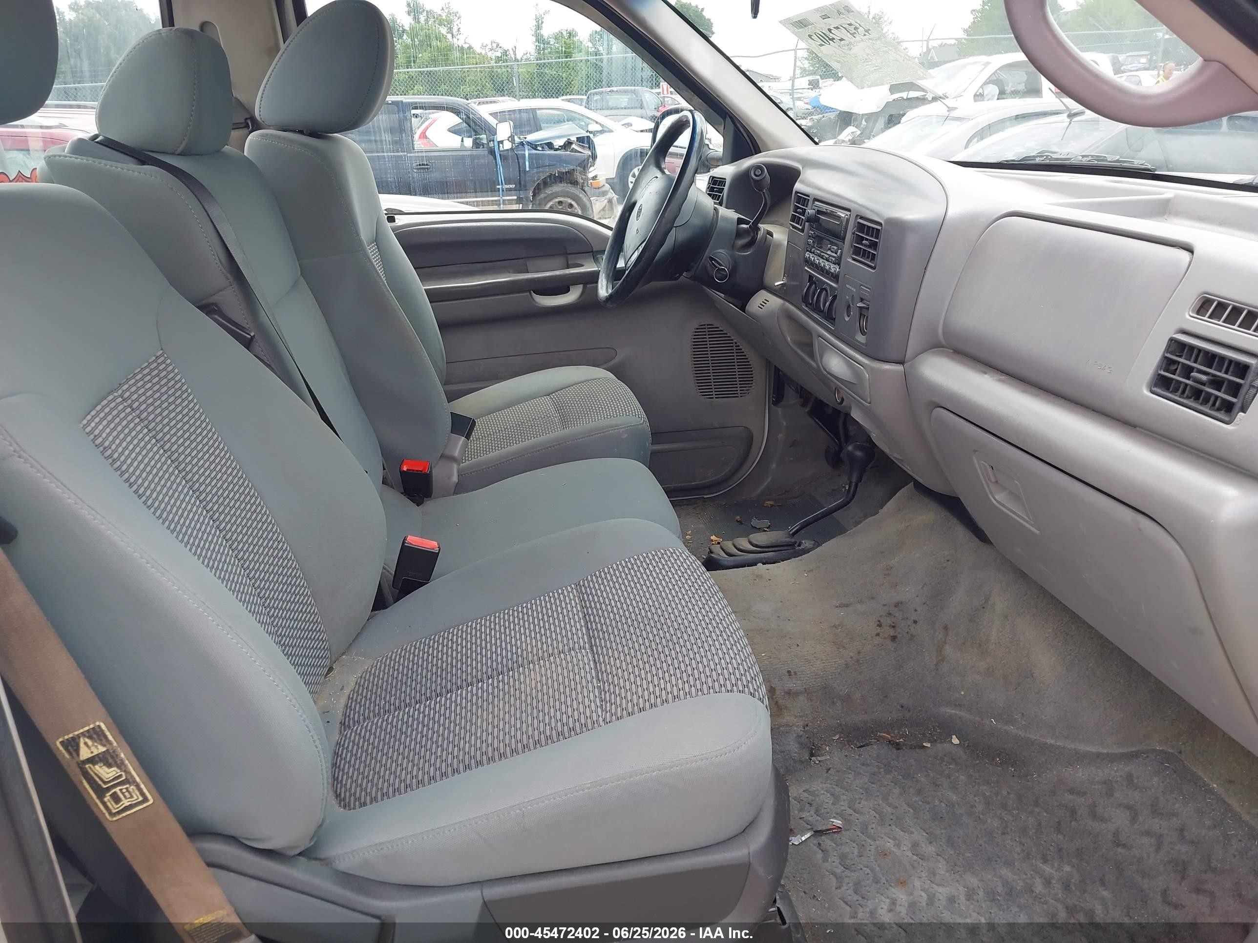 2001 Ford F-250   White vin: 1FTNF21L91EC06415