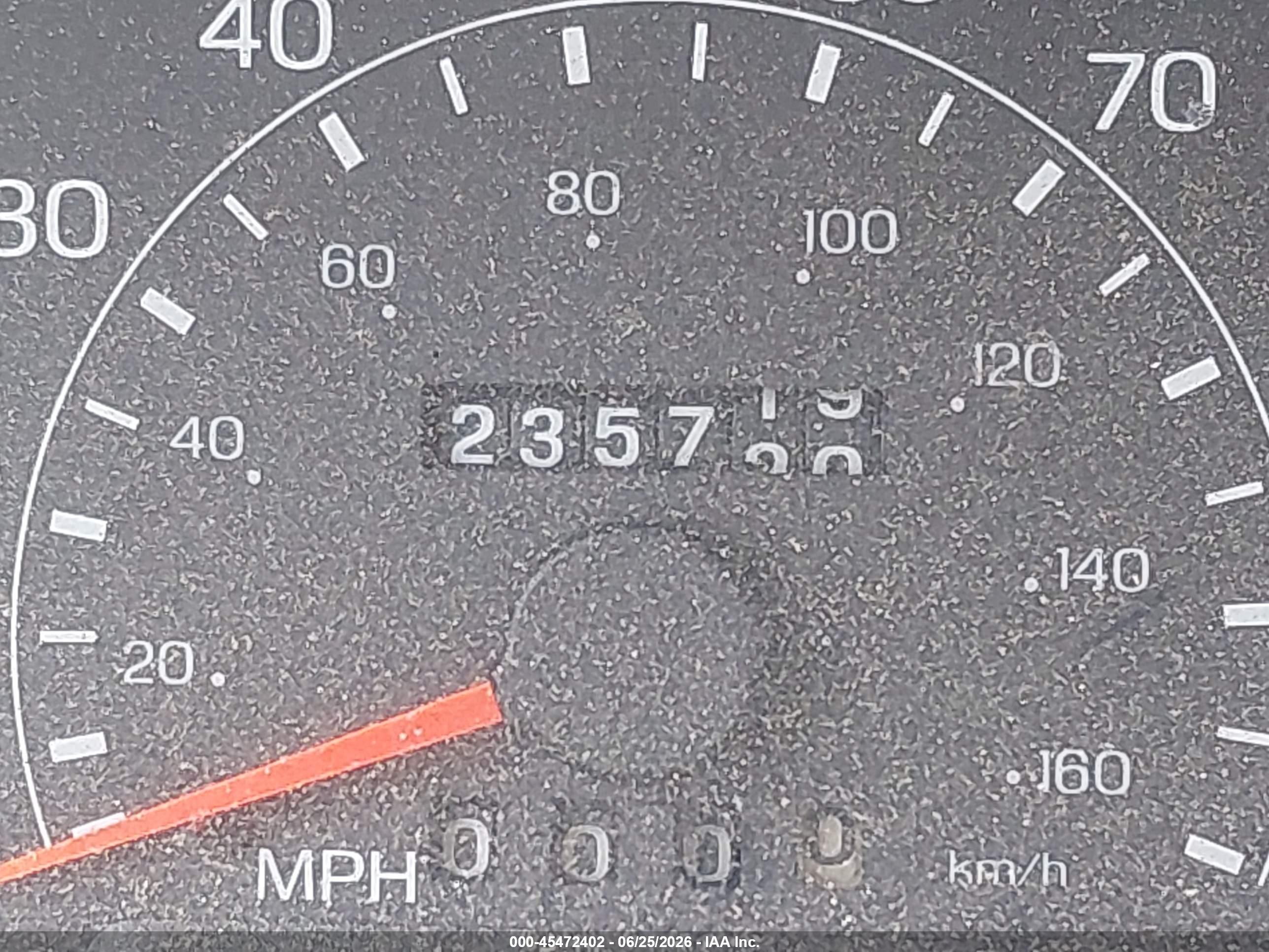 2001 Ford F-250   White vin: 1FTNF21L91EC06415
