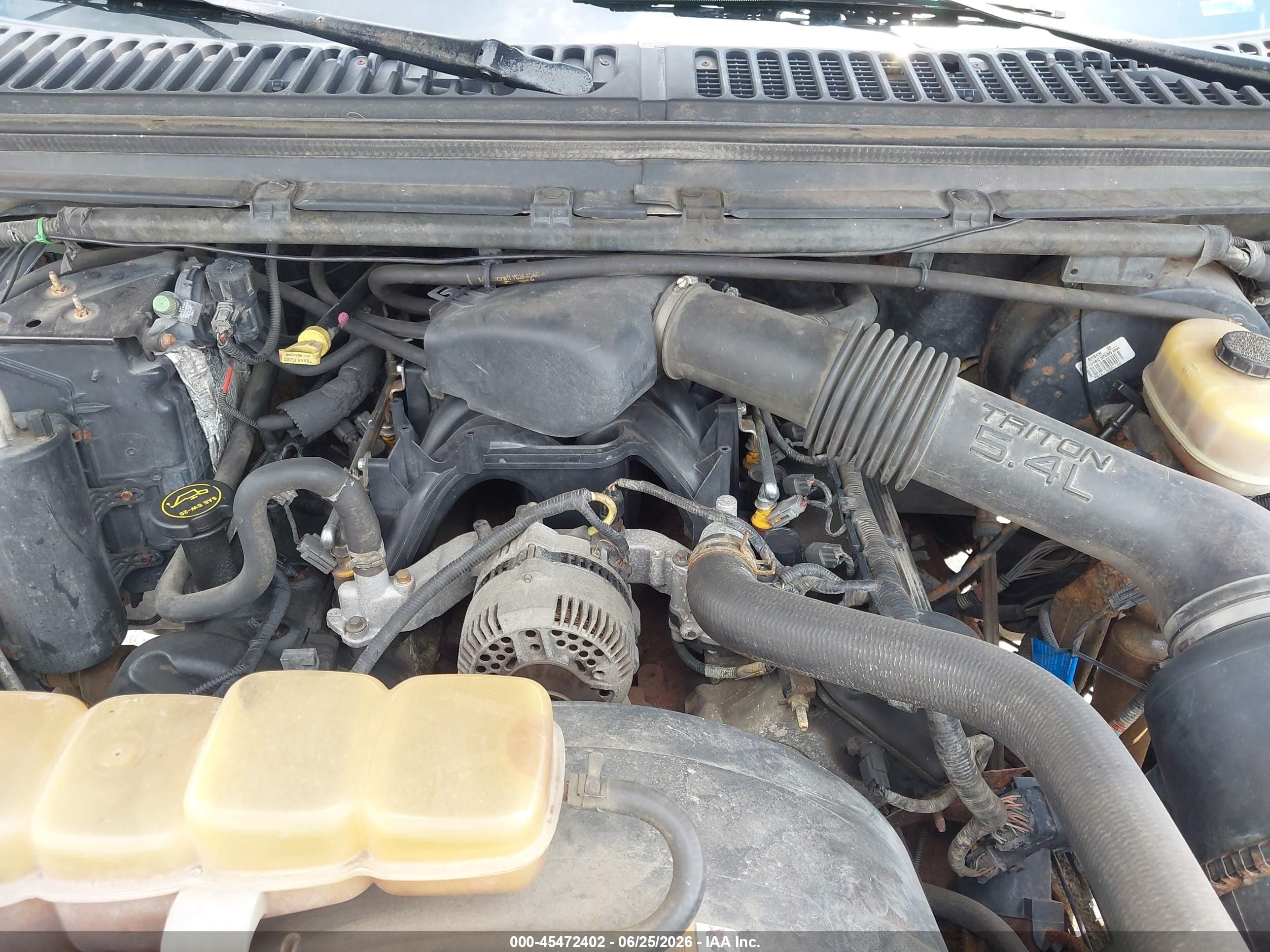 2001 Ford F-250   White vin: 1FTNF21L91EC06415
