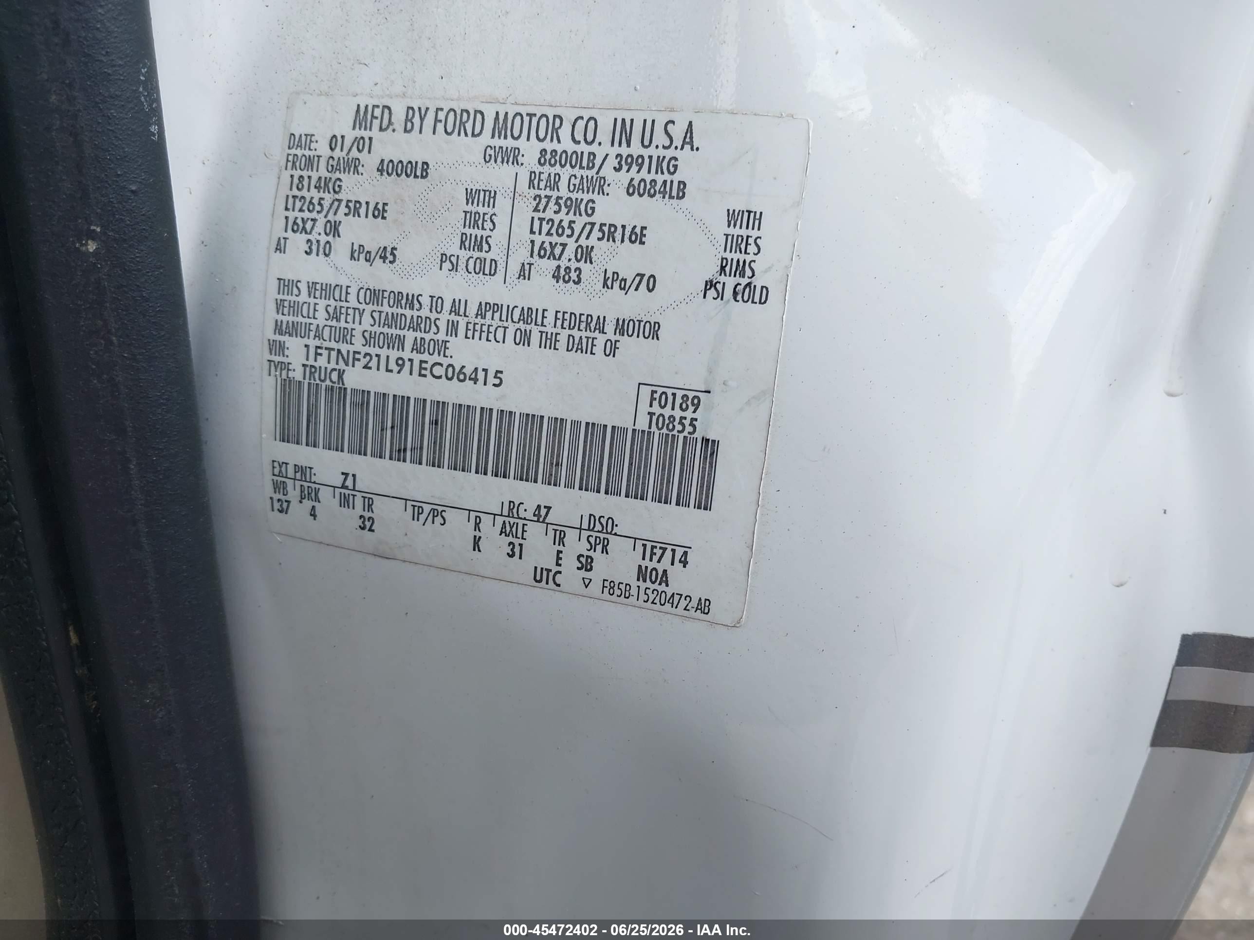 2001 Ford F-250   White vin: 1FTNF21L91EC06415