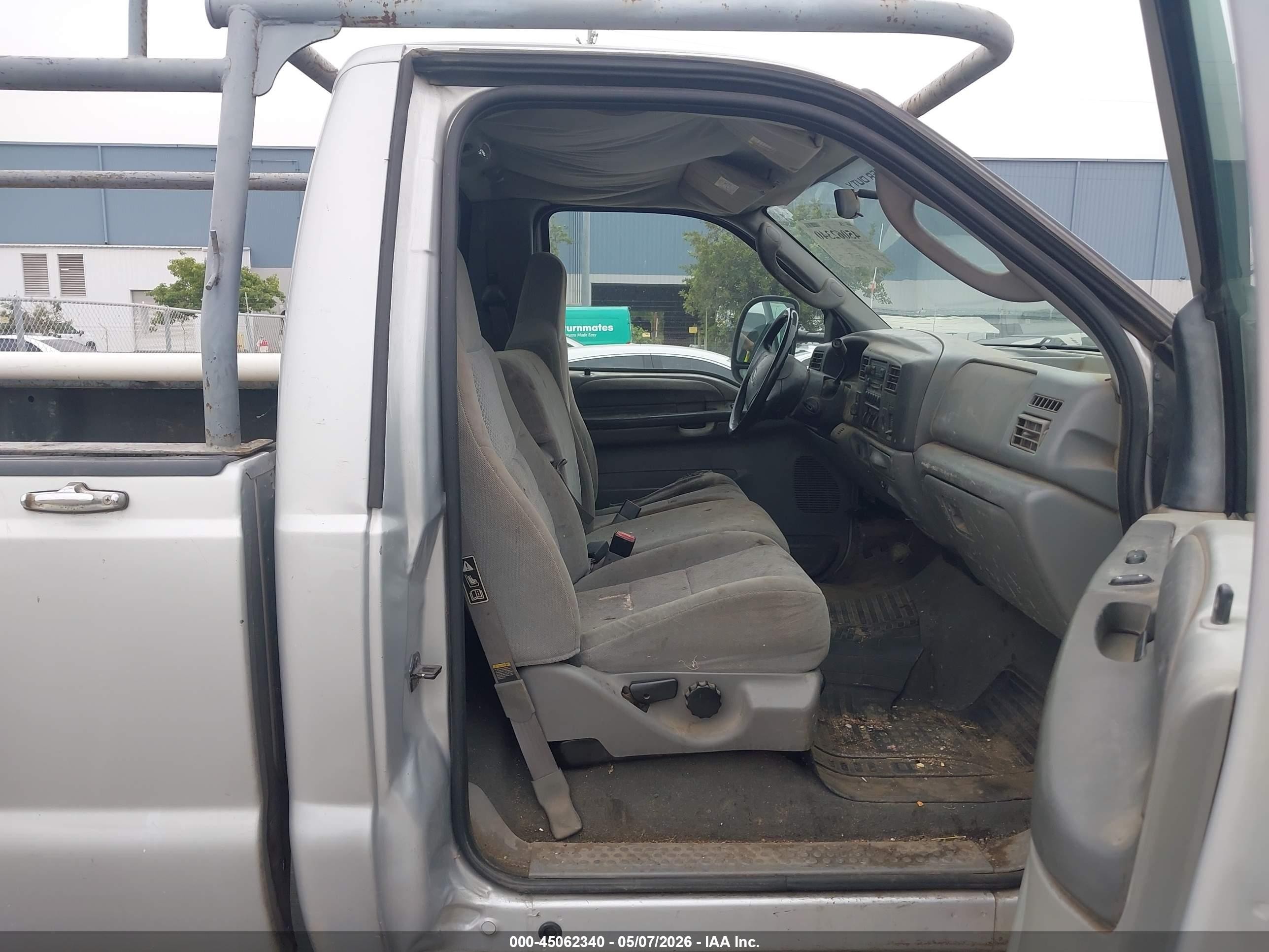 2004 Ford F-250 Gray vin: 1FTNF21L94EB05198