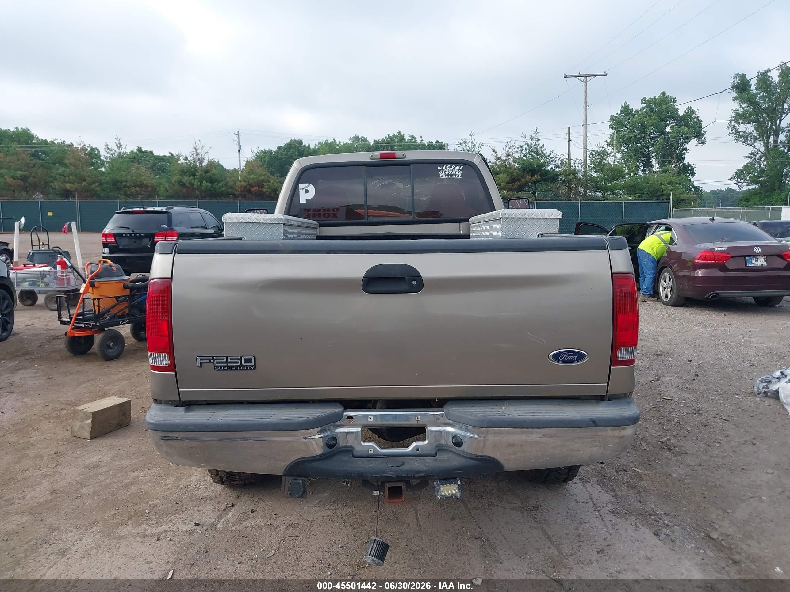 2004 Ford F-250 Xl/xlt Gold vin: 1FTNF21P84ED35754