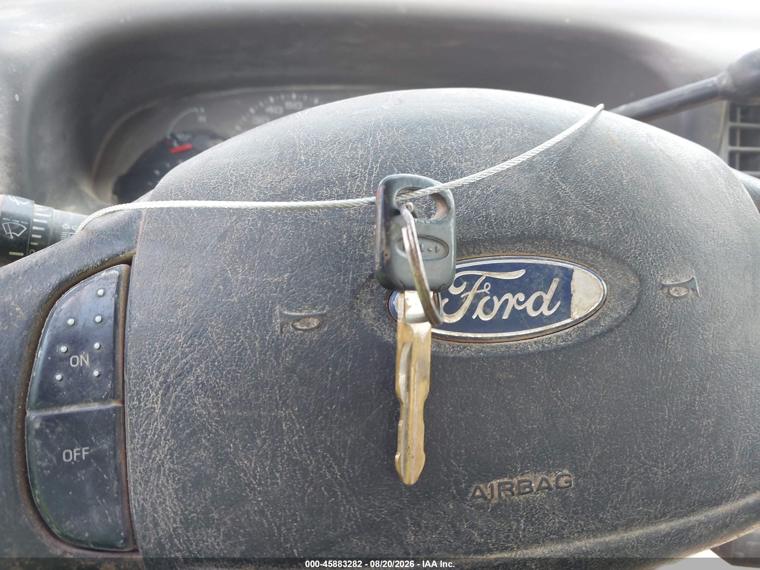 2004 Ford F-250 Xl/xlt Red vin: 1FTNF21S34EA79947
