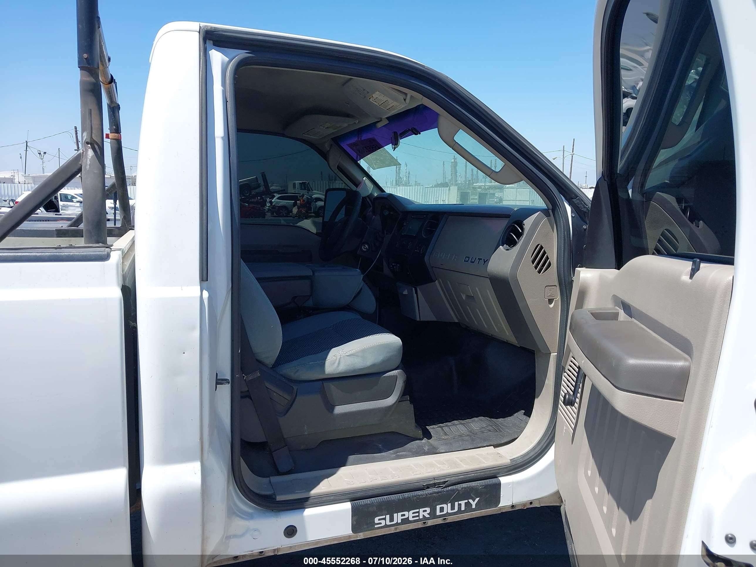 2010 Ford F-250 Xl/xlt White vin: 1FTNF2A52AEA06056