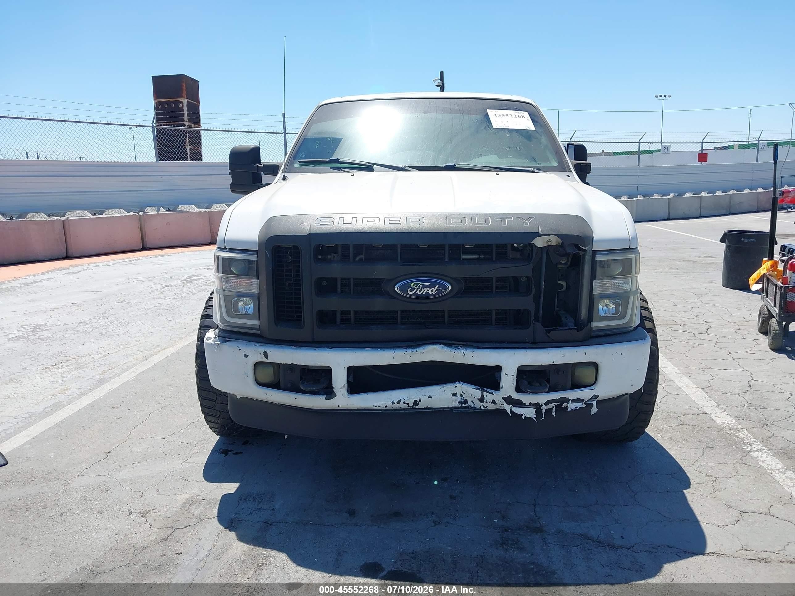 2010 Ford F-250 Xl/xlt White vin: 1FTNF2A52AEA06056