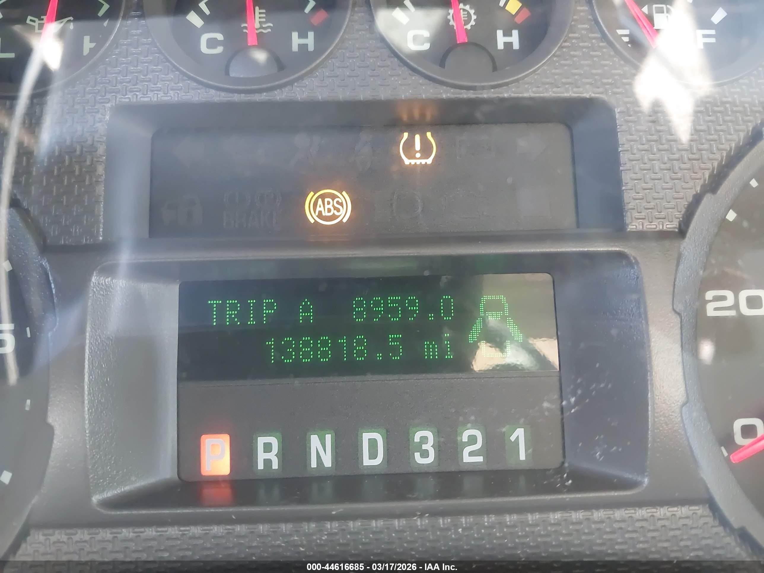 2010 Ford Super Duty F-250 Srw Xl/xlt Белый vin: 1FTNF2B56AEA62080