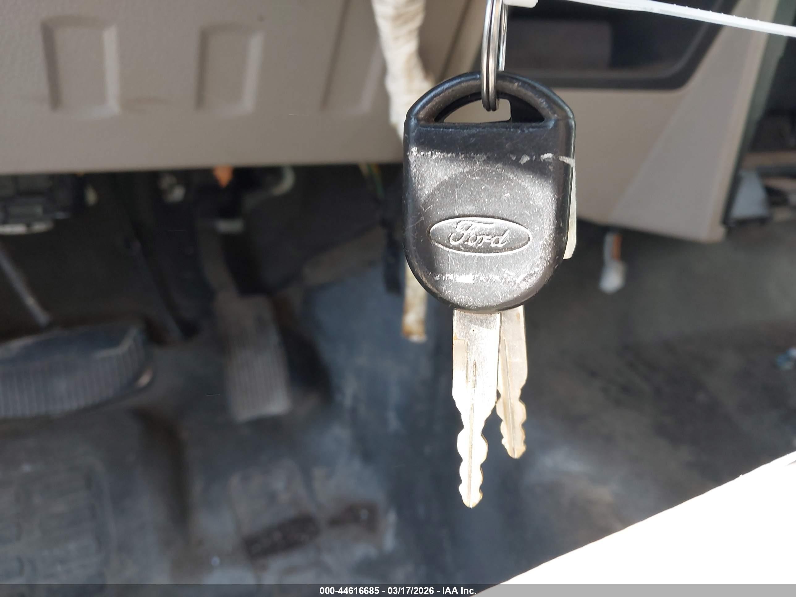 2010 Ford Super Duty F-250 Srw Xl/xlt Белый vin: 1FTNF2B56AEA62080