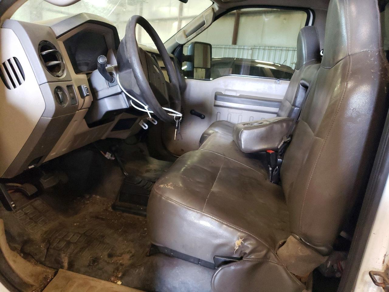 2010 Ford F250 Super Duty White vin: 1FTNF2B56AEB38042