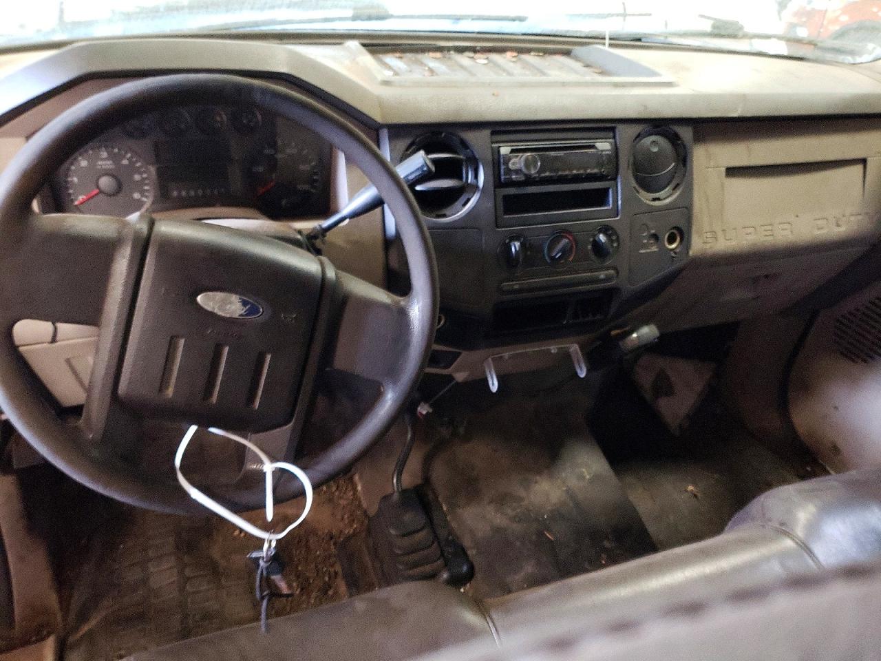 2010 Ford F250 Super Duty White vin: 1FTNF2B56AEB38042