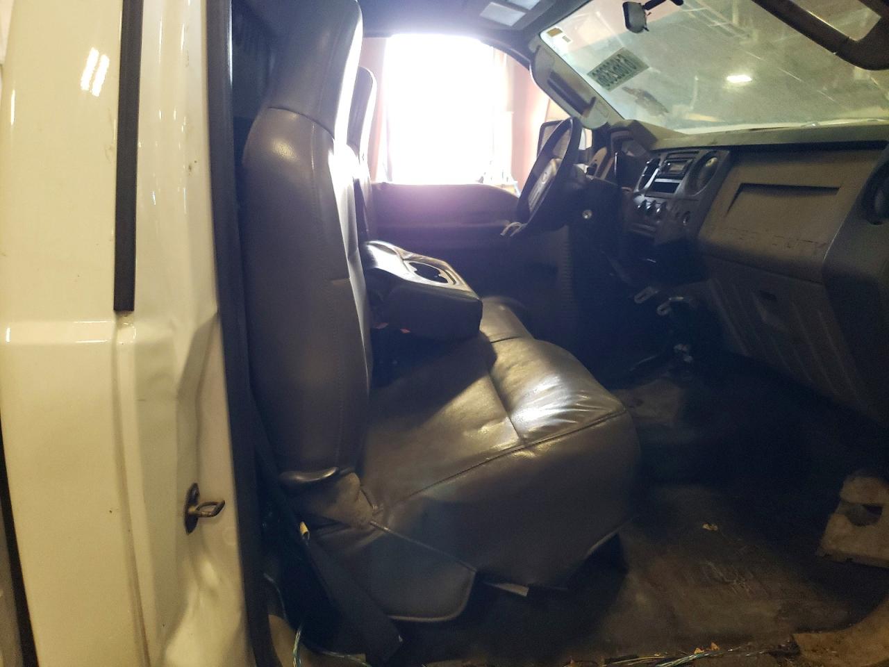 2010 Ford F250 Super Duty White vin: 1FTNF2B56AEB38042