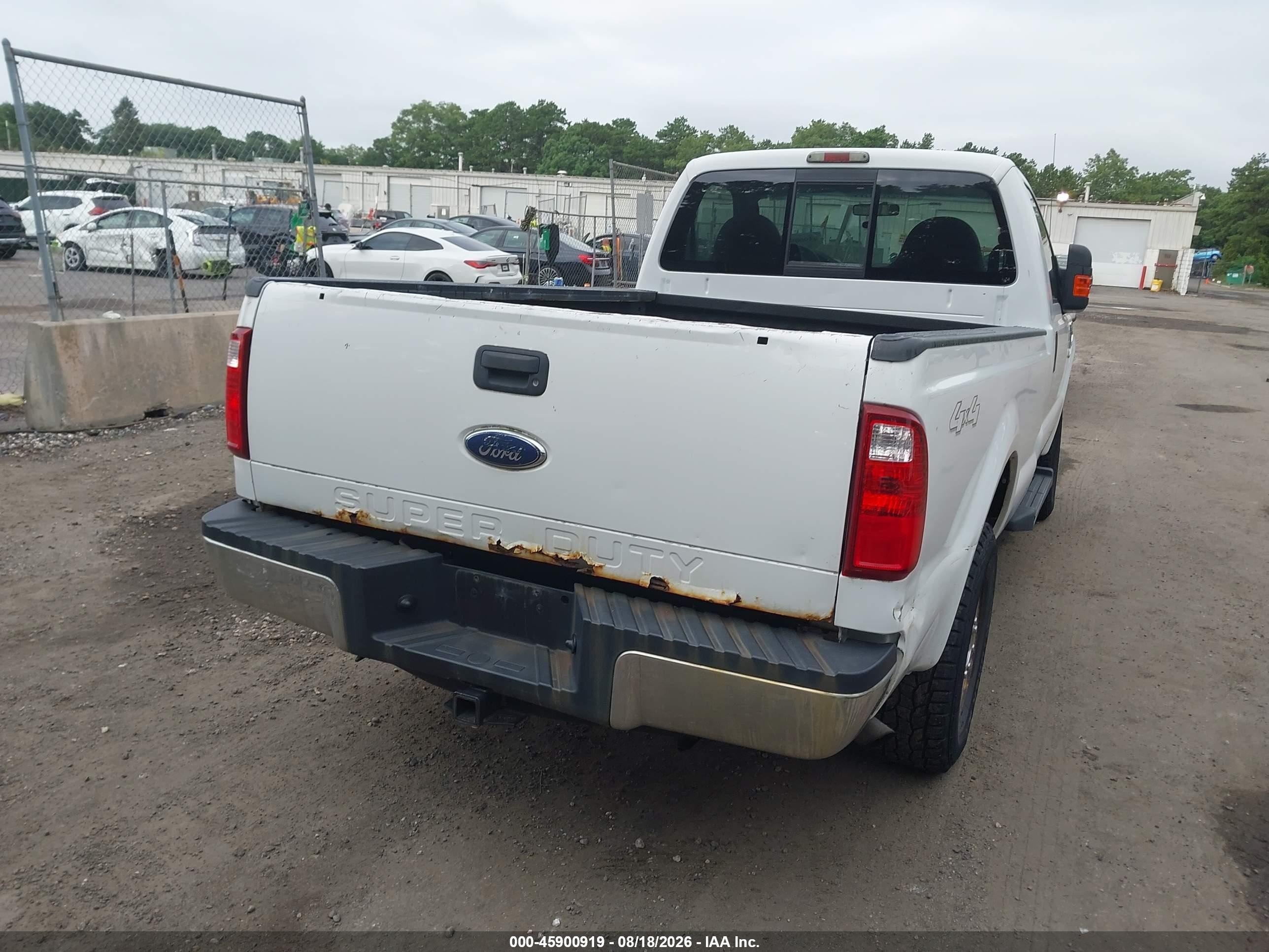2010 Ford Super Duty F-250 Srw Xl/xlt White vin: 1FTNF2B5XAEA40230