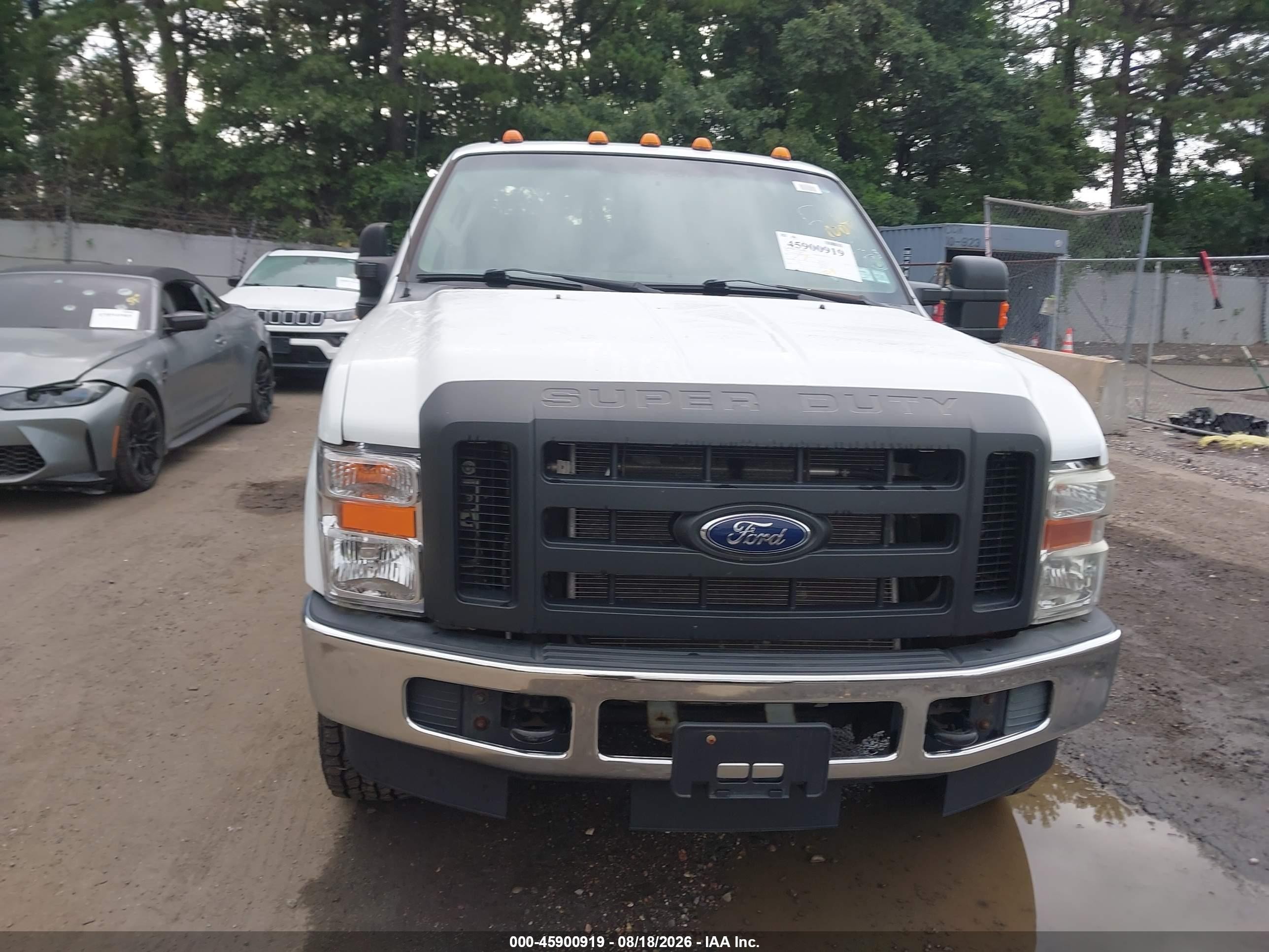 2010 Ford Super Duty F-250 Srw Xl/xlt White vin: 1FTNF2B5XAEA40230