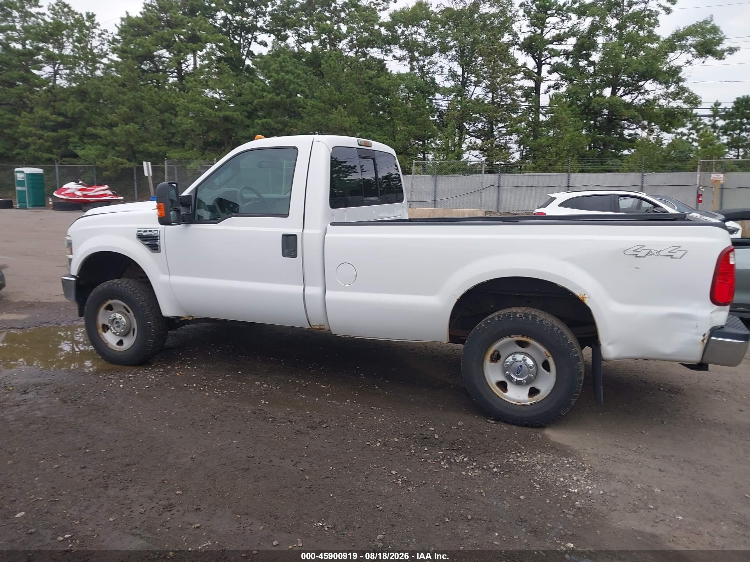 2010 Ford Super Duty F-250 Srw Xl/xlt White vin: 1FTNF2B5XAEA40230