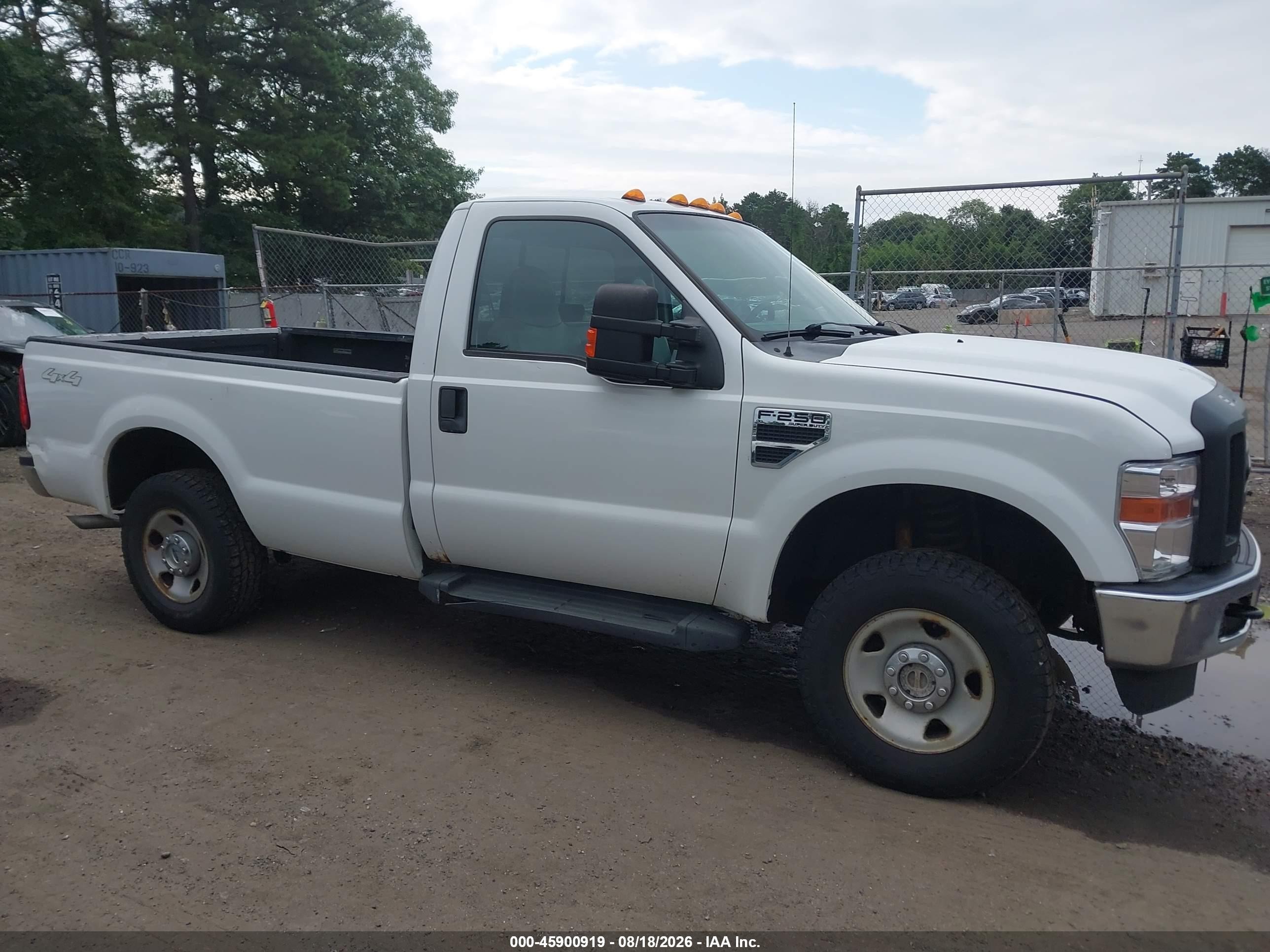 2010 Ford Super Duty F-250 Srw Xl/xlt White vin: 1FTNF2B5XAEA40230