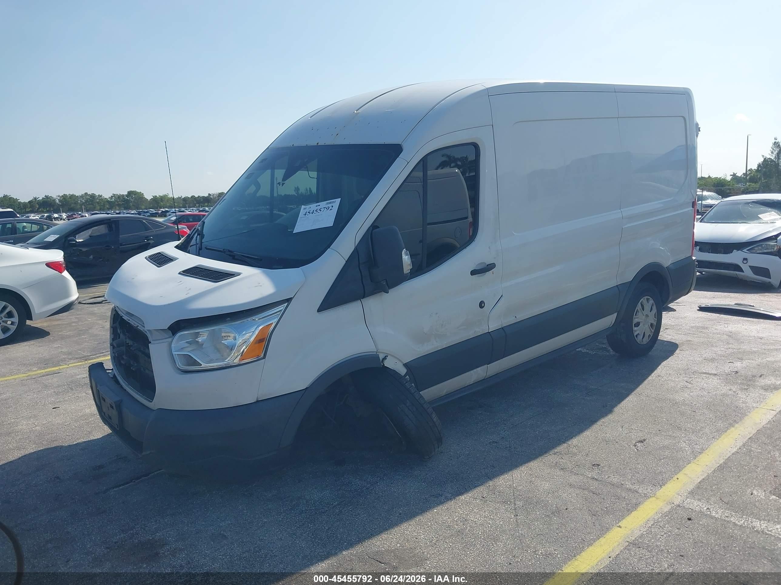 2015 Ford Transit-250   White vin: 1FTNR1CG5FKB12882