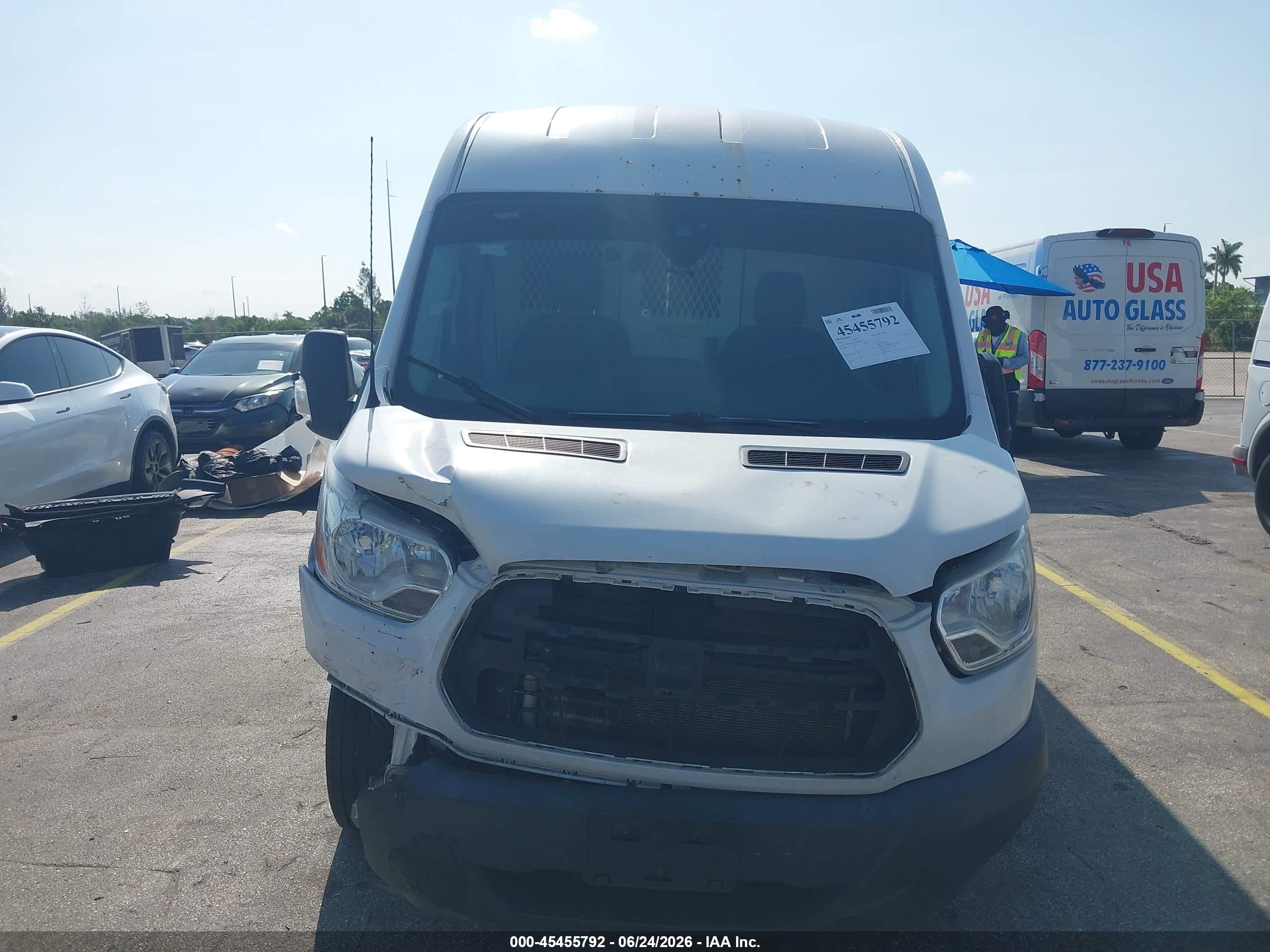 2015 Ford Transit-250   White vin: 1FTNR1CG5FKB12882
