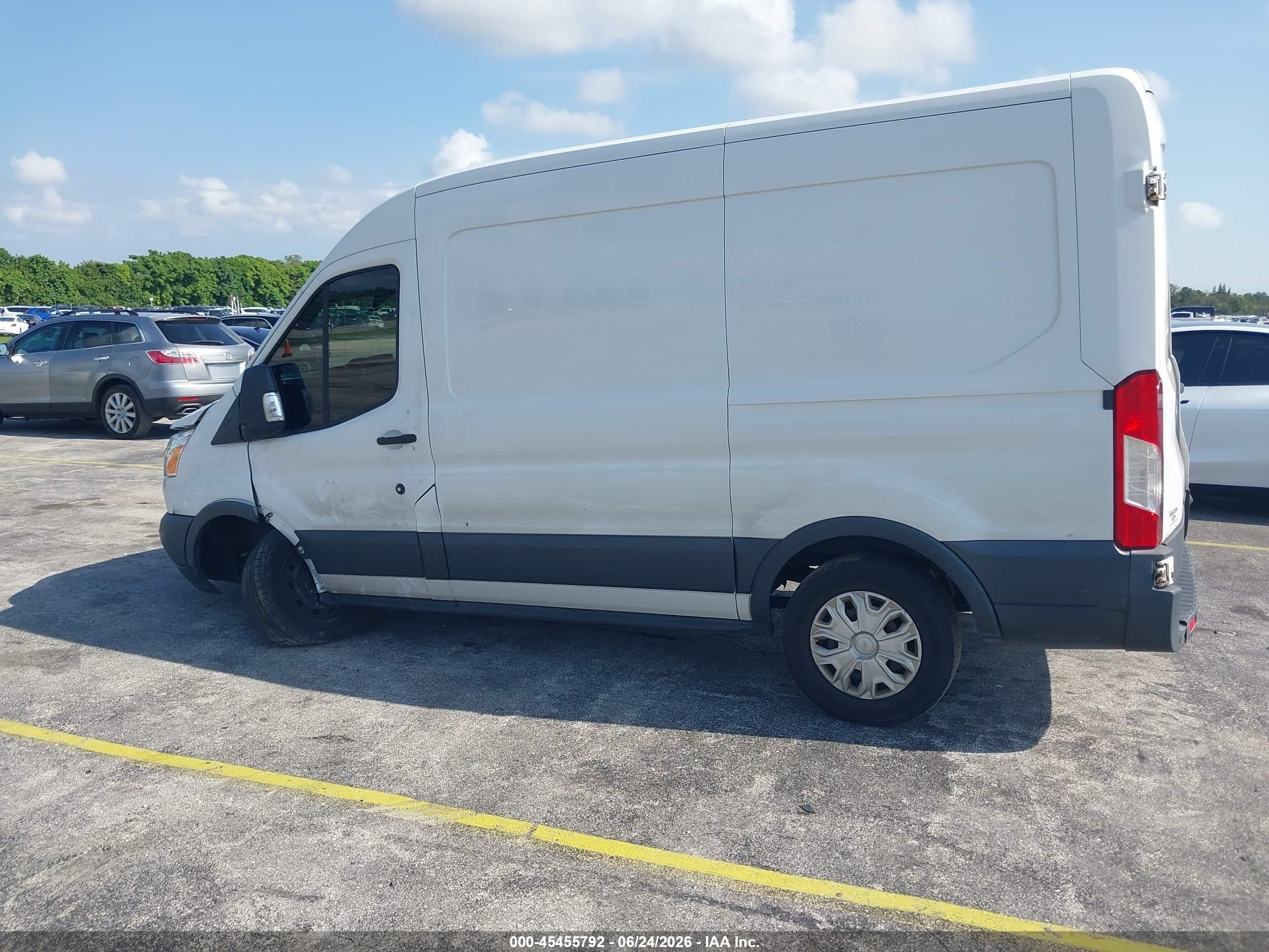 2015 Ford Transit-250   White vin: 1FTNR1CG5FKB12882