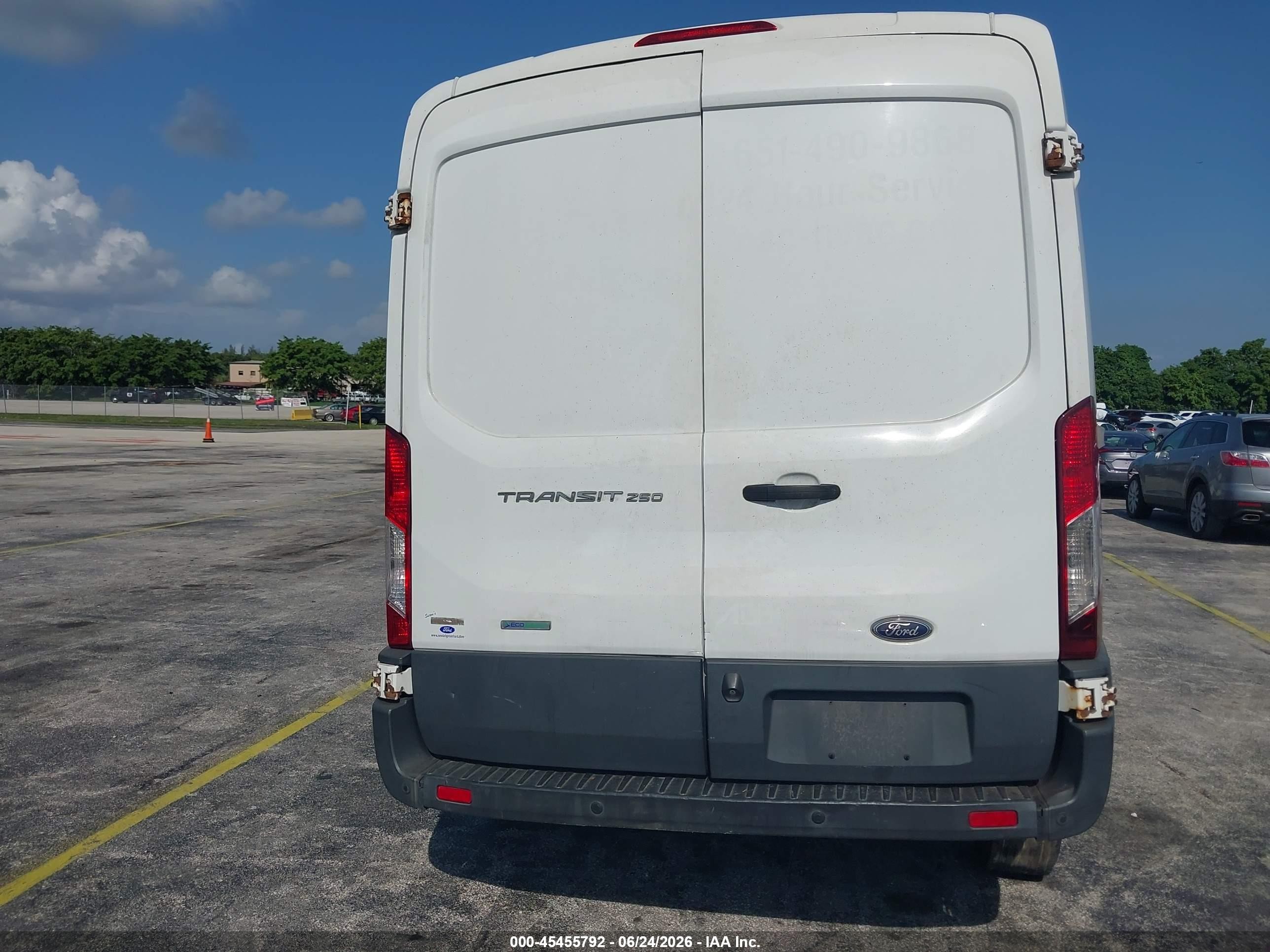 2015 Ford Transit-250   White vin: 1FTNR1CG5FKB12882