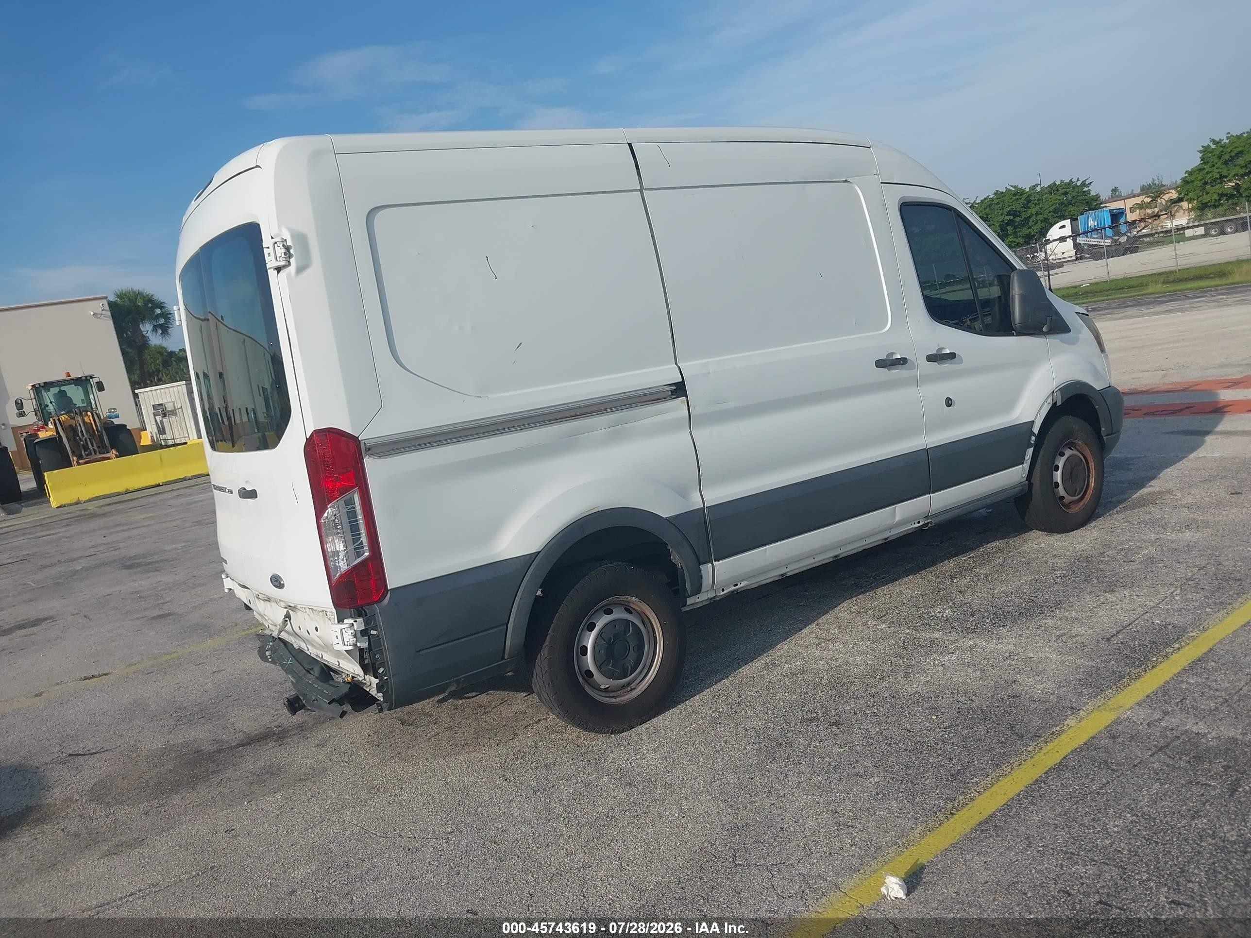 2015 Ford Transit-250   White vin: 1FTNR1CG9FKB25411