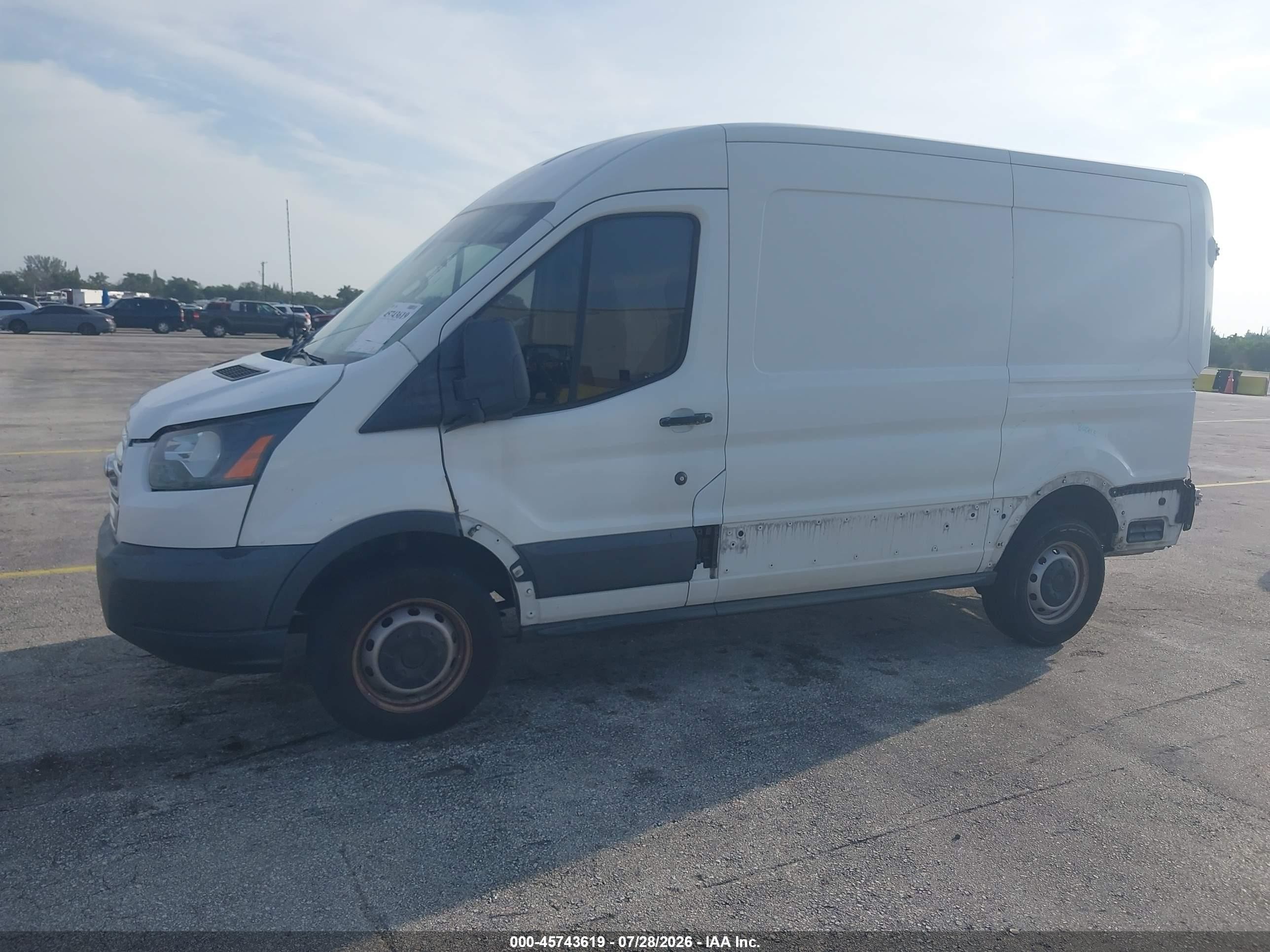 2015 Ford Transit-250   White vin: 1FTNR1CG9FKB25411
