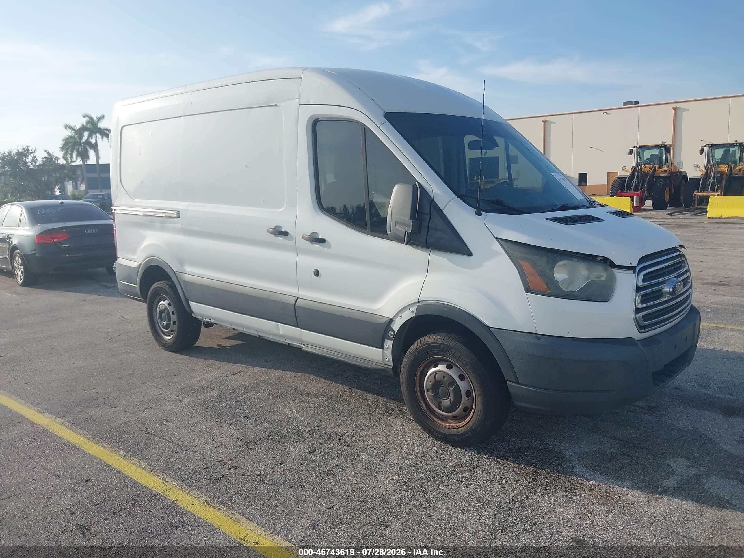 2015 Ford Transit-250   White vin: 1FTNR1CG9FKB25411