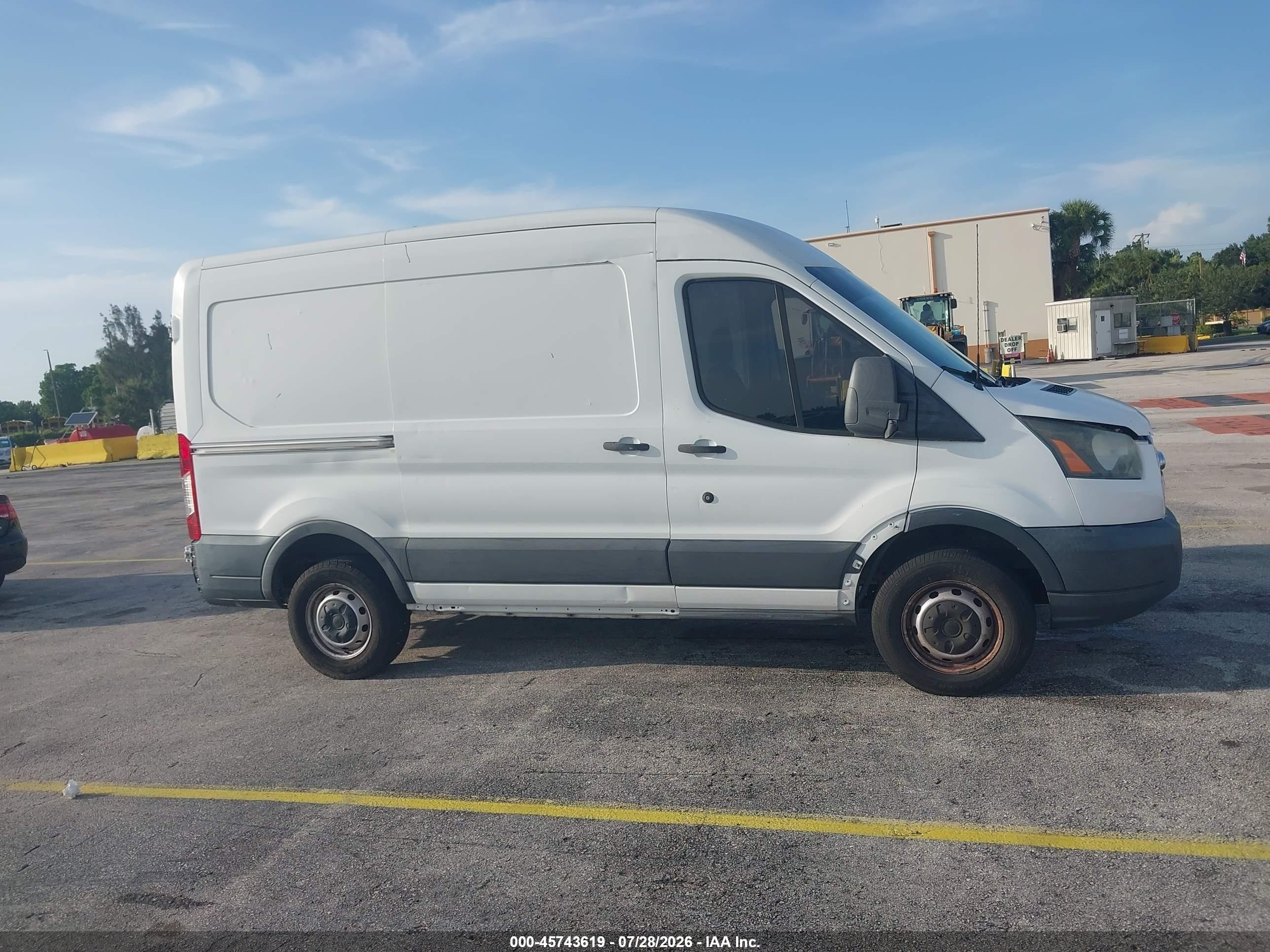 2015 Ford Transit-250   White vin: 1FTNR1CG9FKB25411