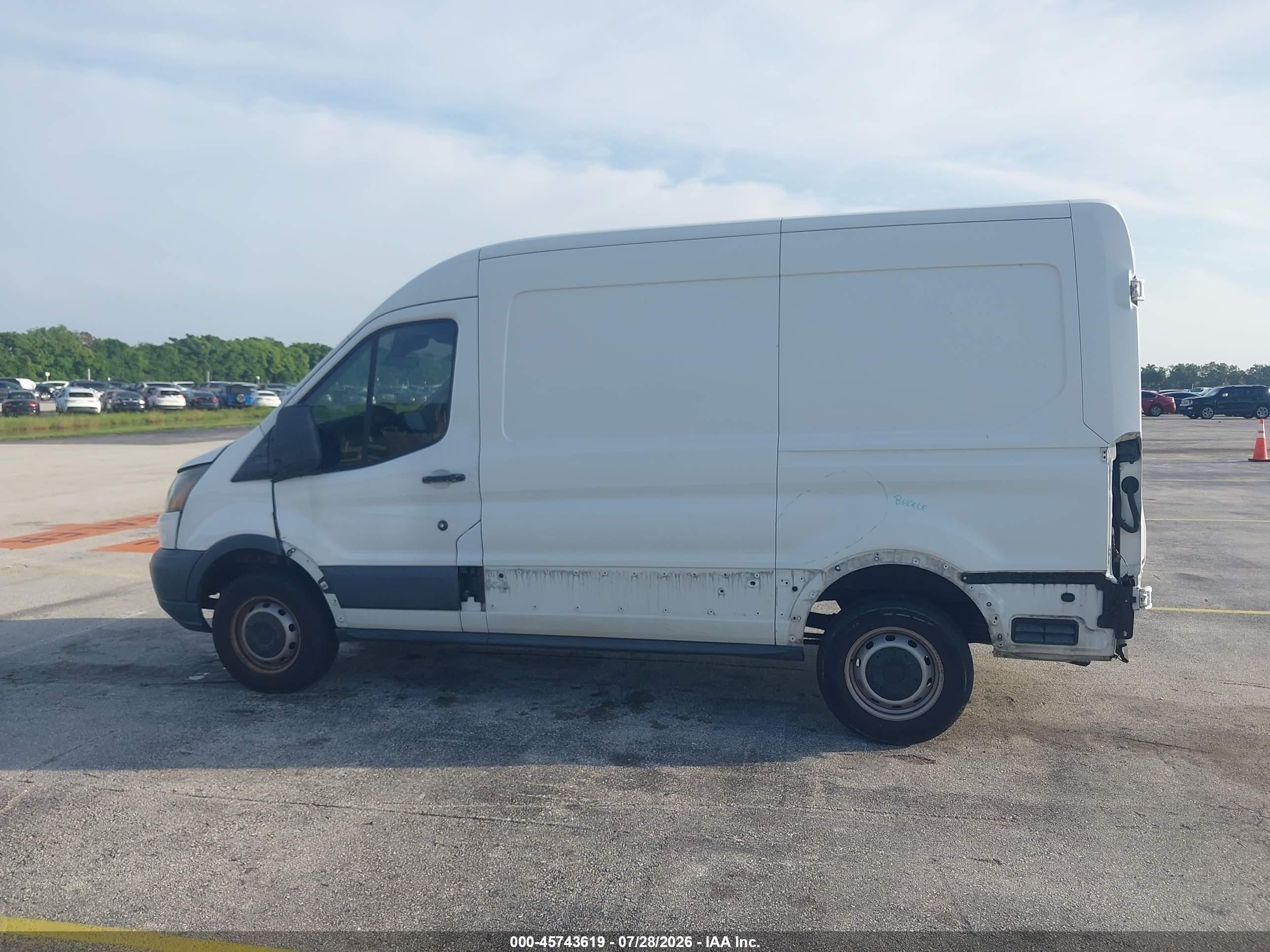 2015 Ford Transit-250   White vin: 1FTNR1CG9FKB25411