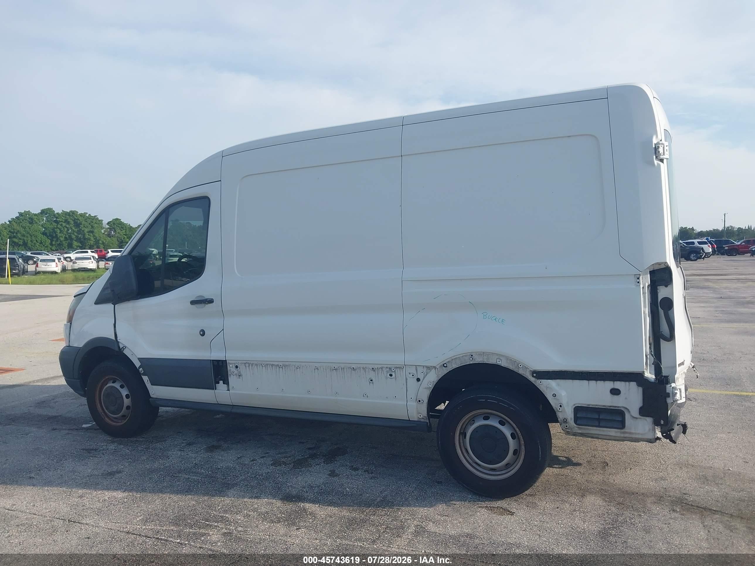 2015 Ford Transit-250   White vin: 1FTNR1CG9FKB25411