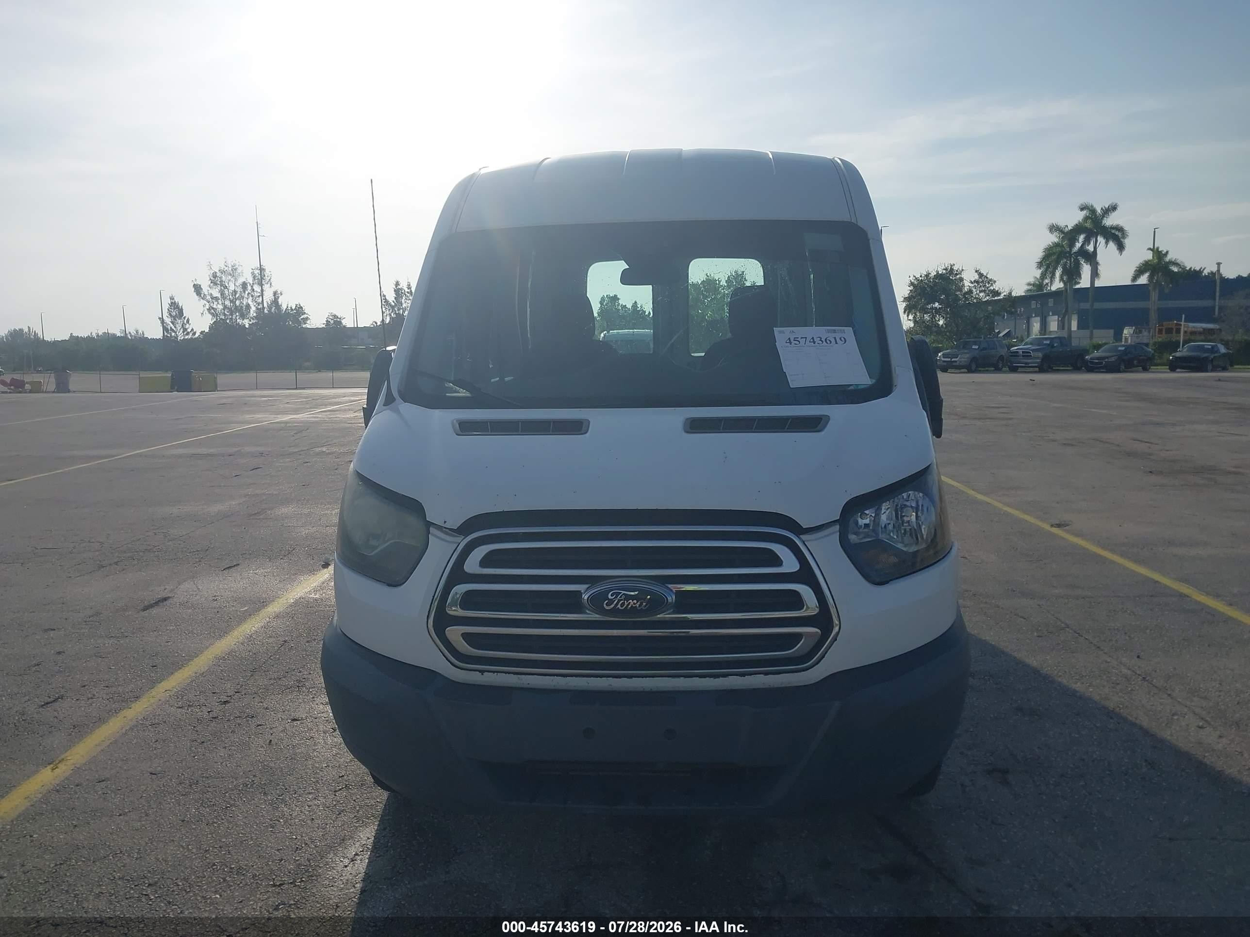 2015 Ford Transit-250   White vin: 1FTNR1CG9FKB25411