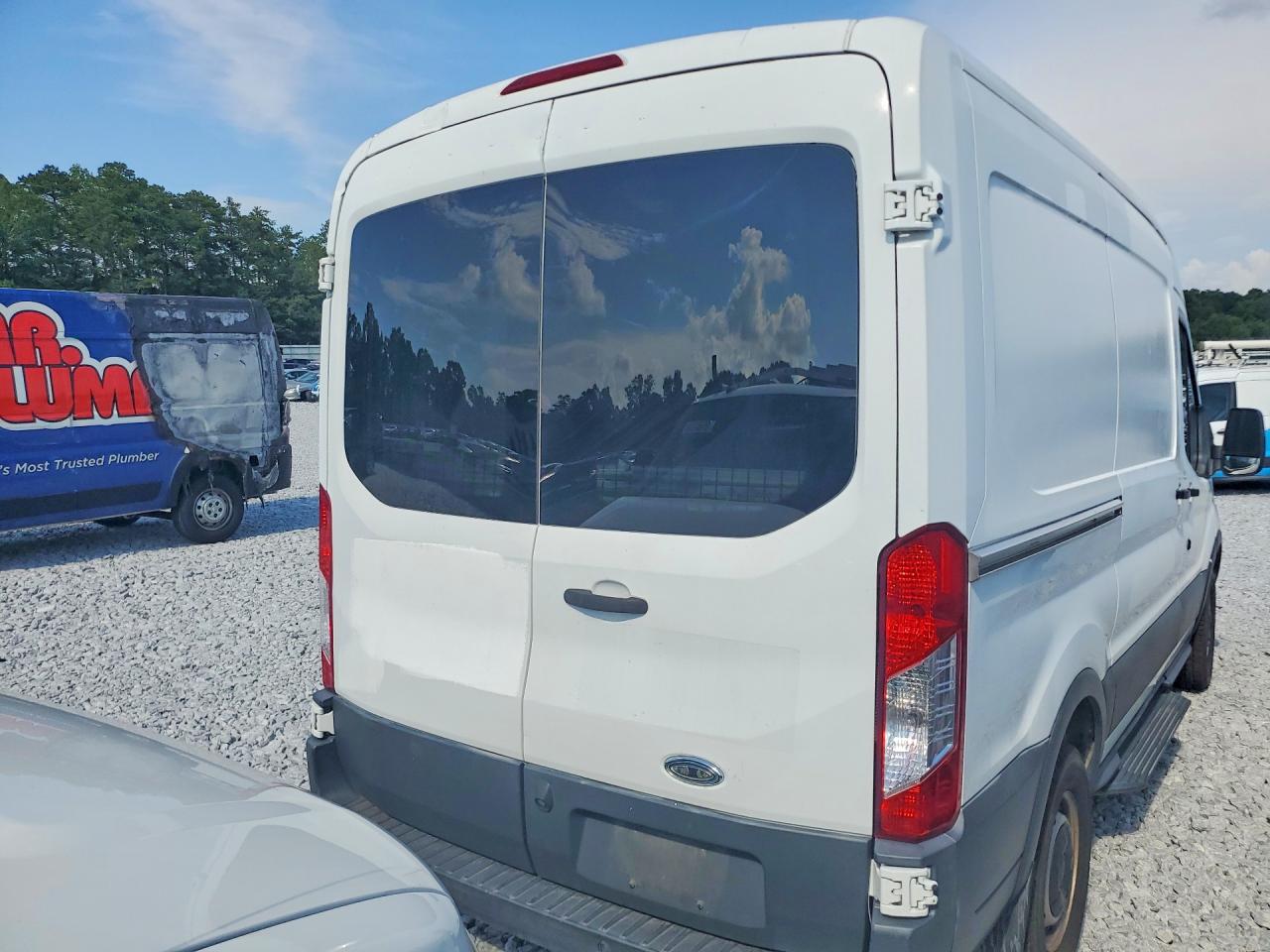 2015 Ford Transit T-250 White vin: 1FTNR1CMXFKA46304