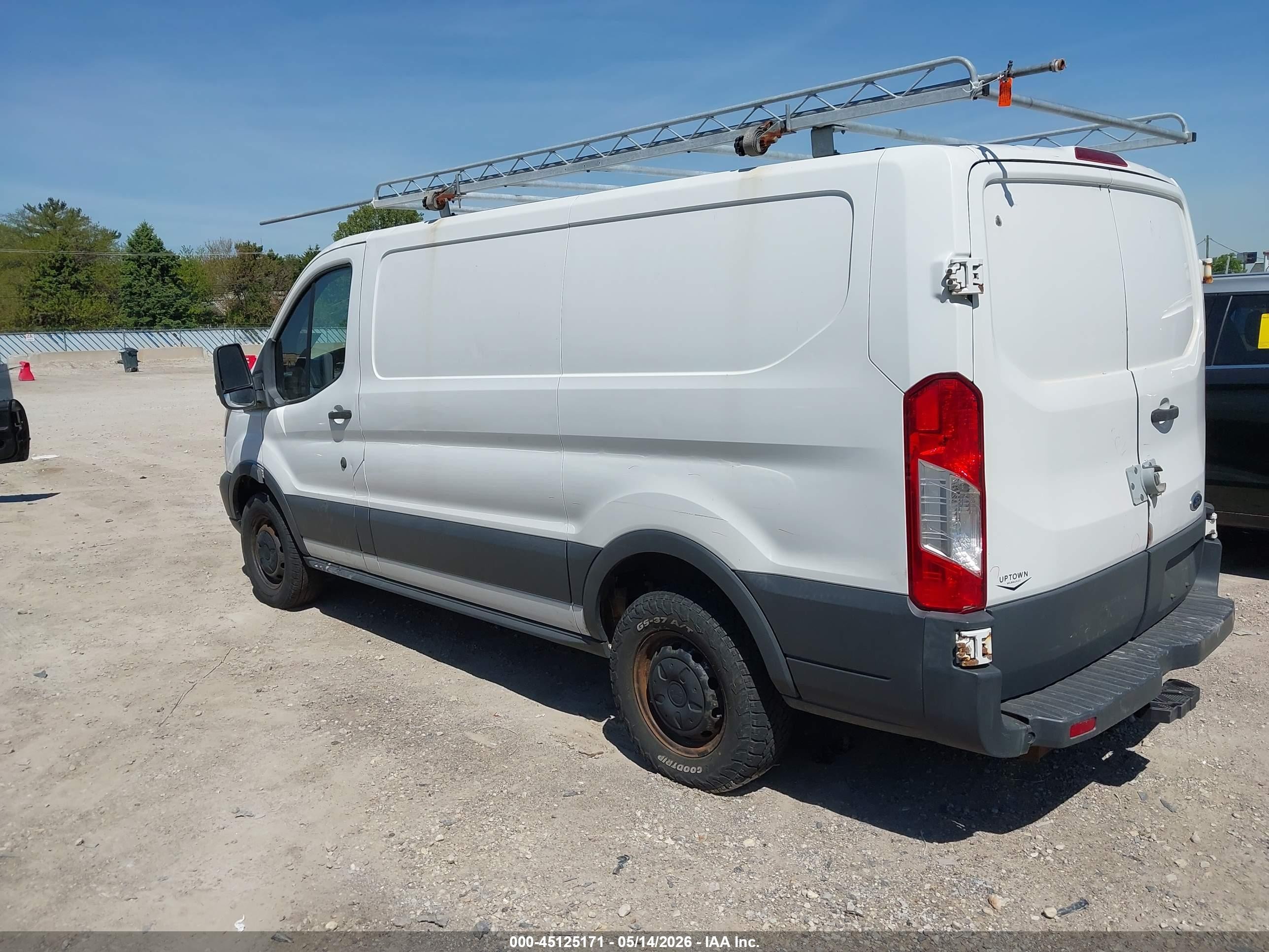 2015 Ford Transit-250   White vin: 1FTNR1YM4FKA31726