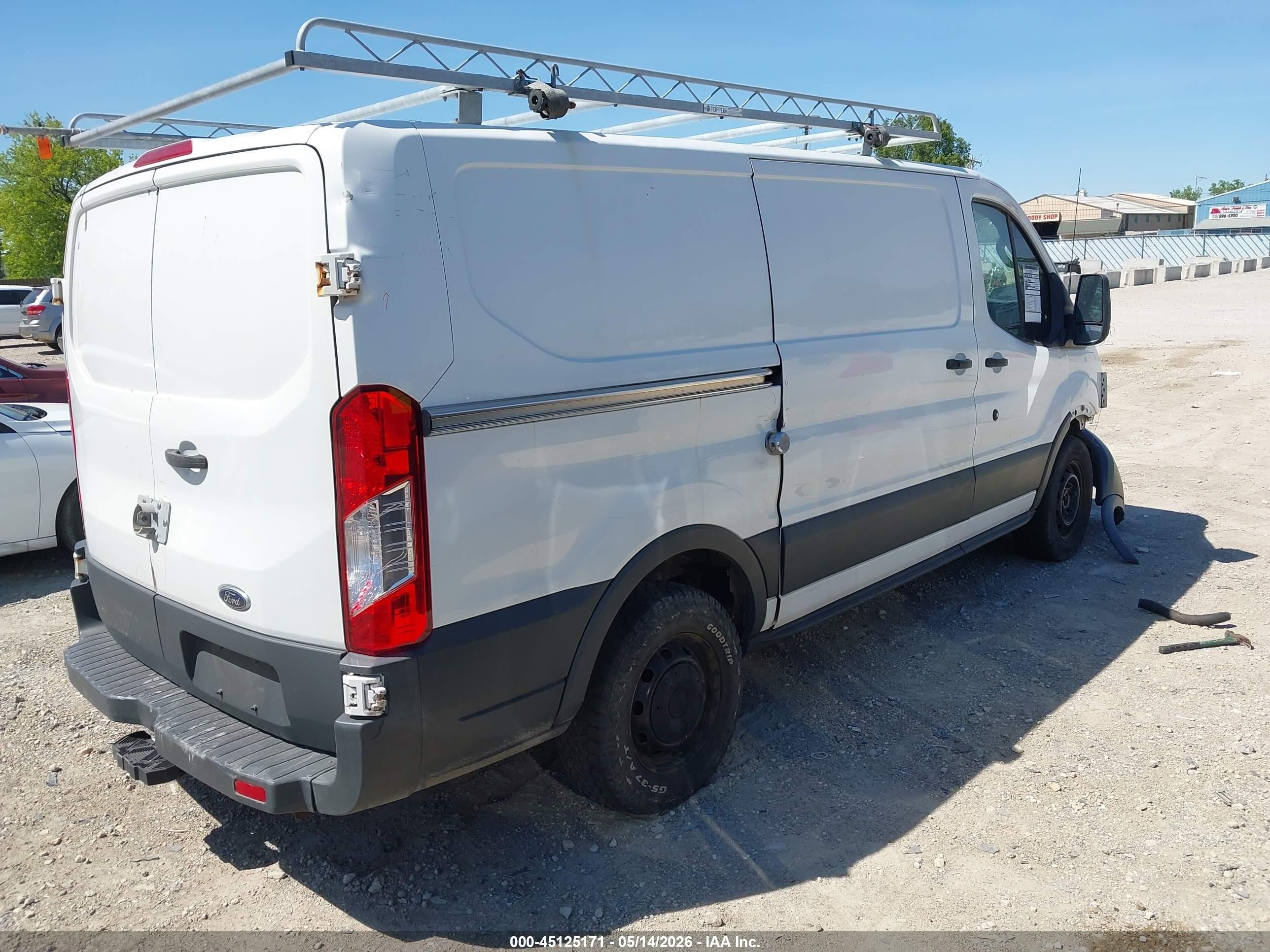 2015 Ford Transit-250   White vin: 1FTNR1YM4FKA31726