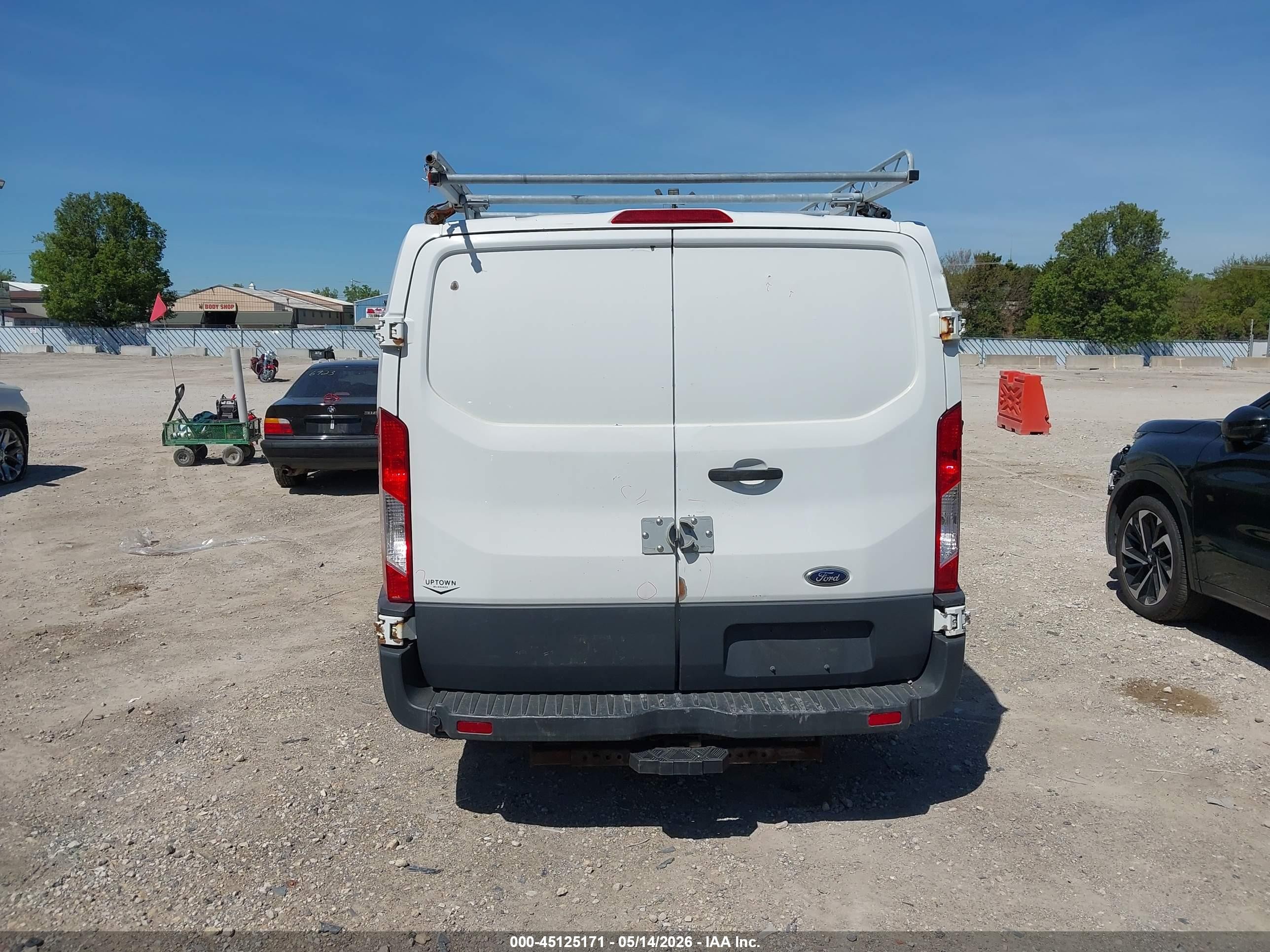 2015 Ford Transit-250   White vin: 1FTNR1YM4FKA31726