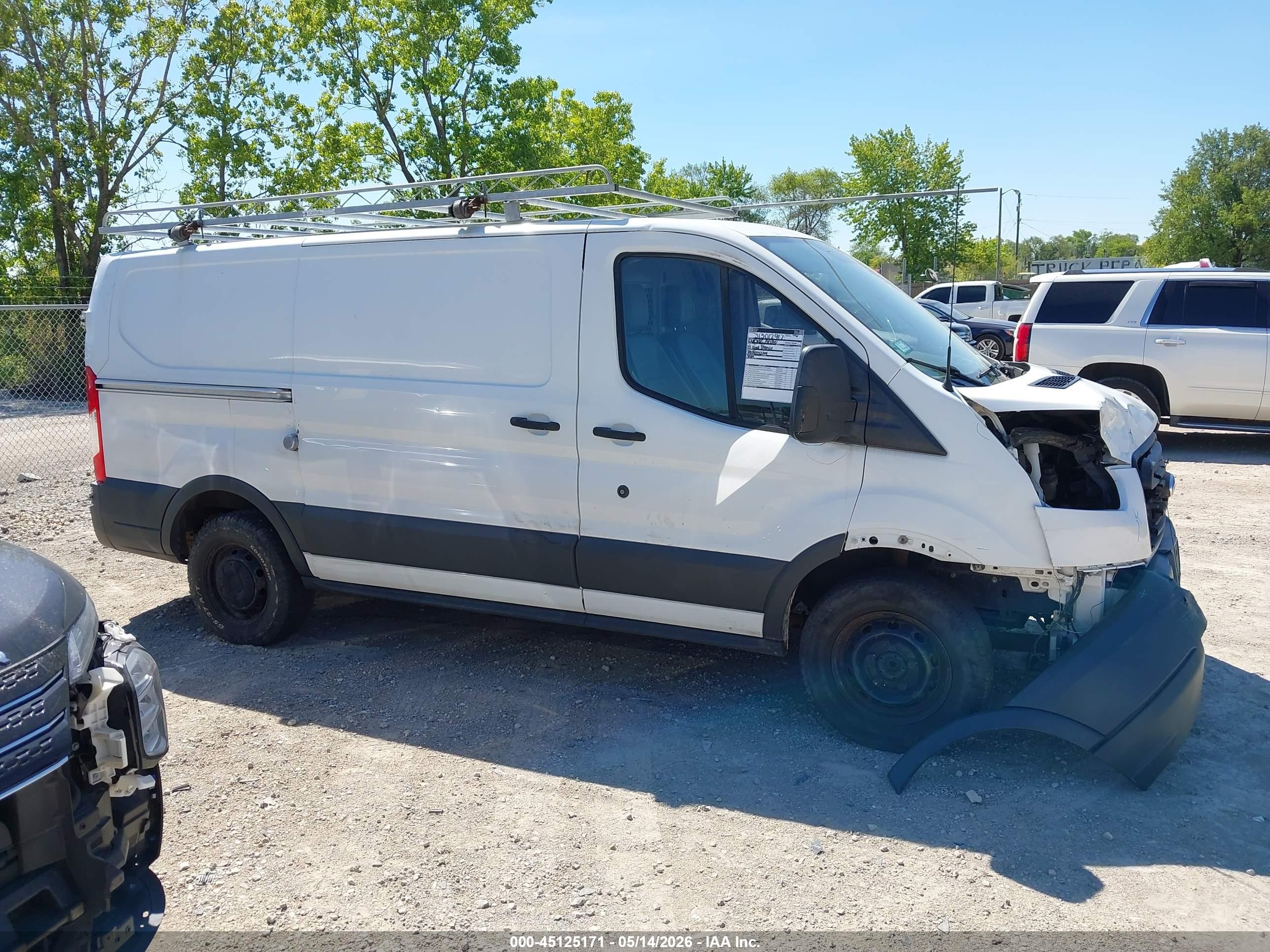 2015 Ford Transit-250   White vin: 1FTNR1YM4FKA31726
