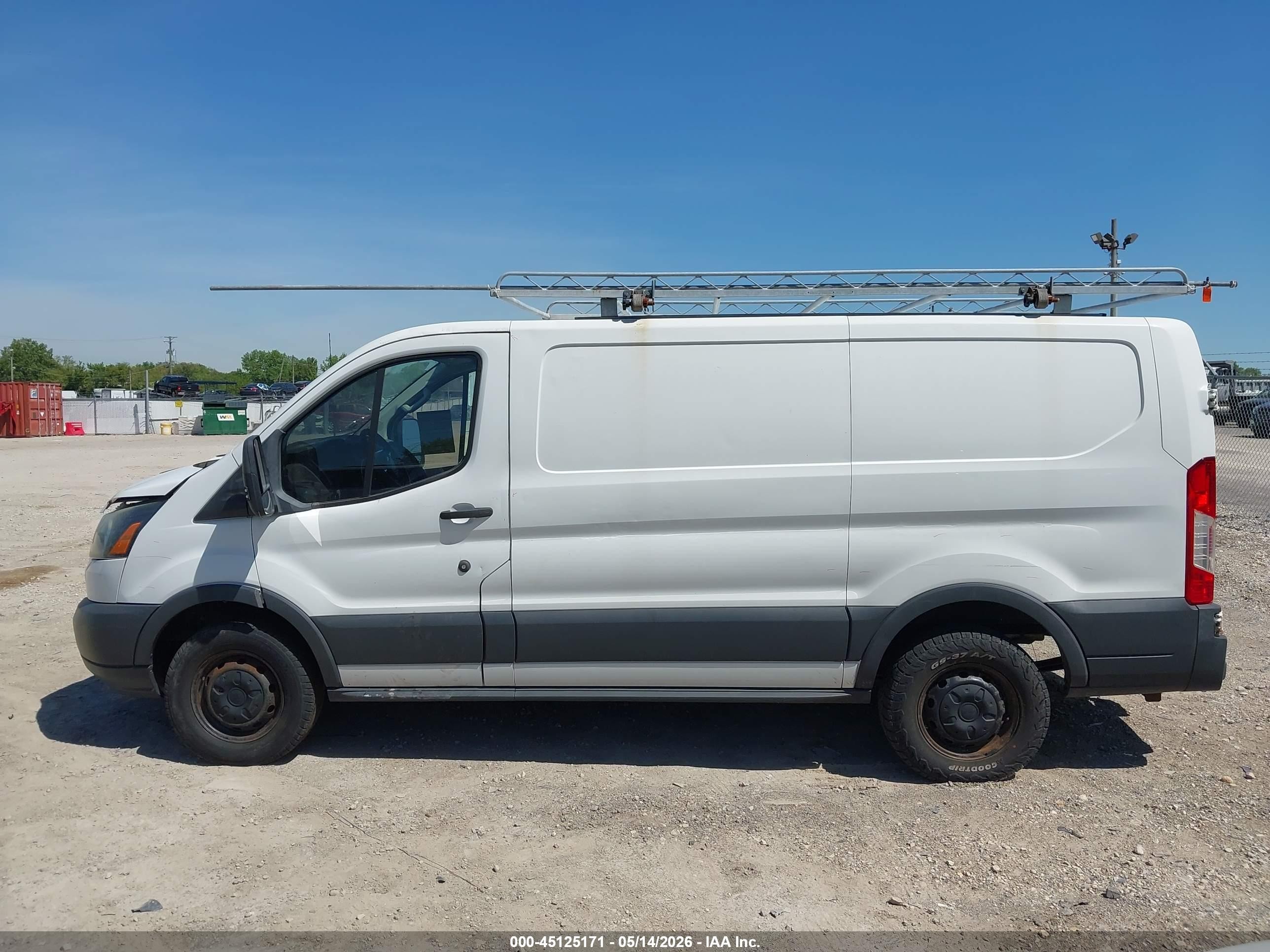 2015 Ford Transit-250   White vin: 1FTNR1YM4FKA31726