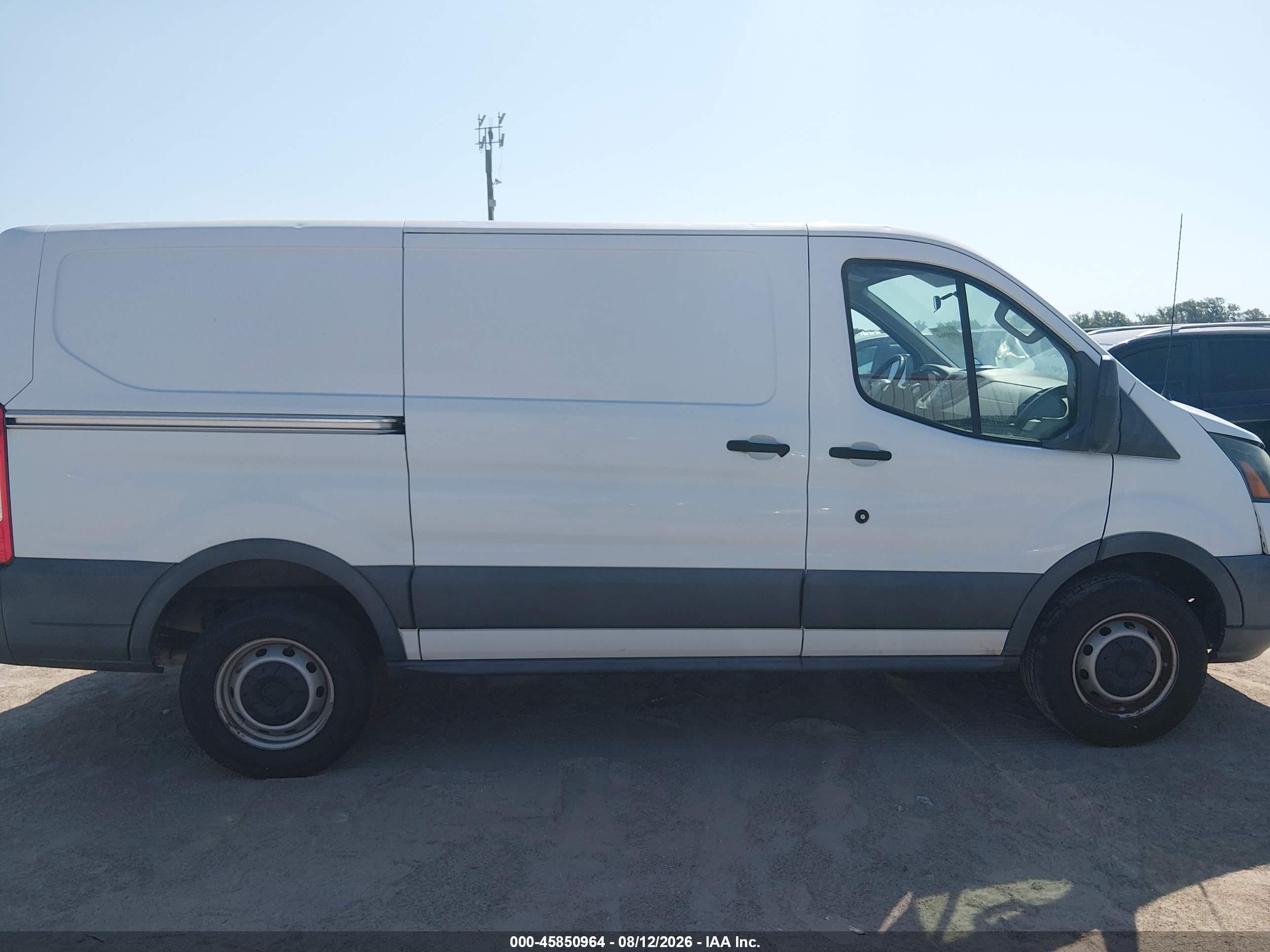 2015 Ford Transit-250   White vin: 1FTNR1YM9FKA83238