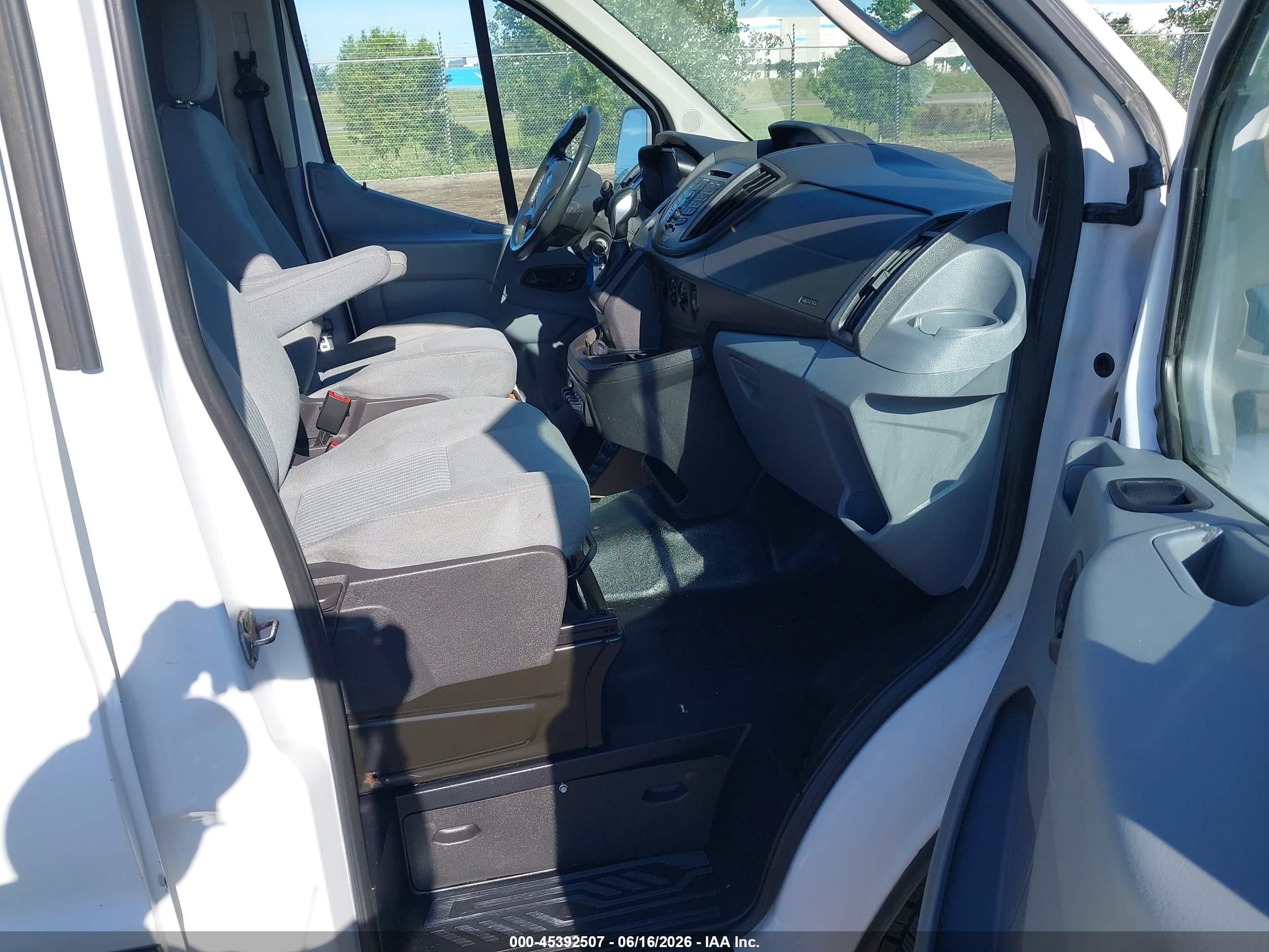 2015 Ford Transit-250   White vin: 1FTNR1YMXFKB29403