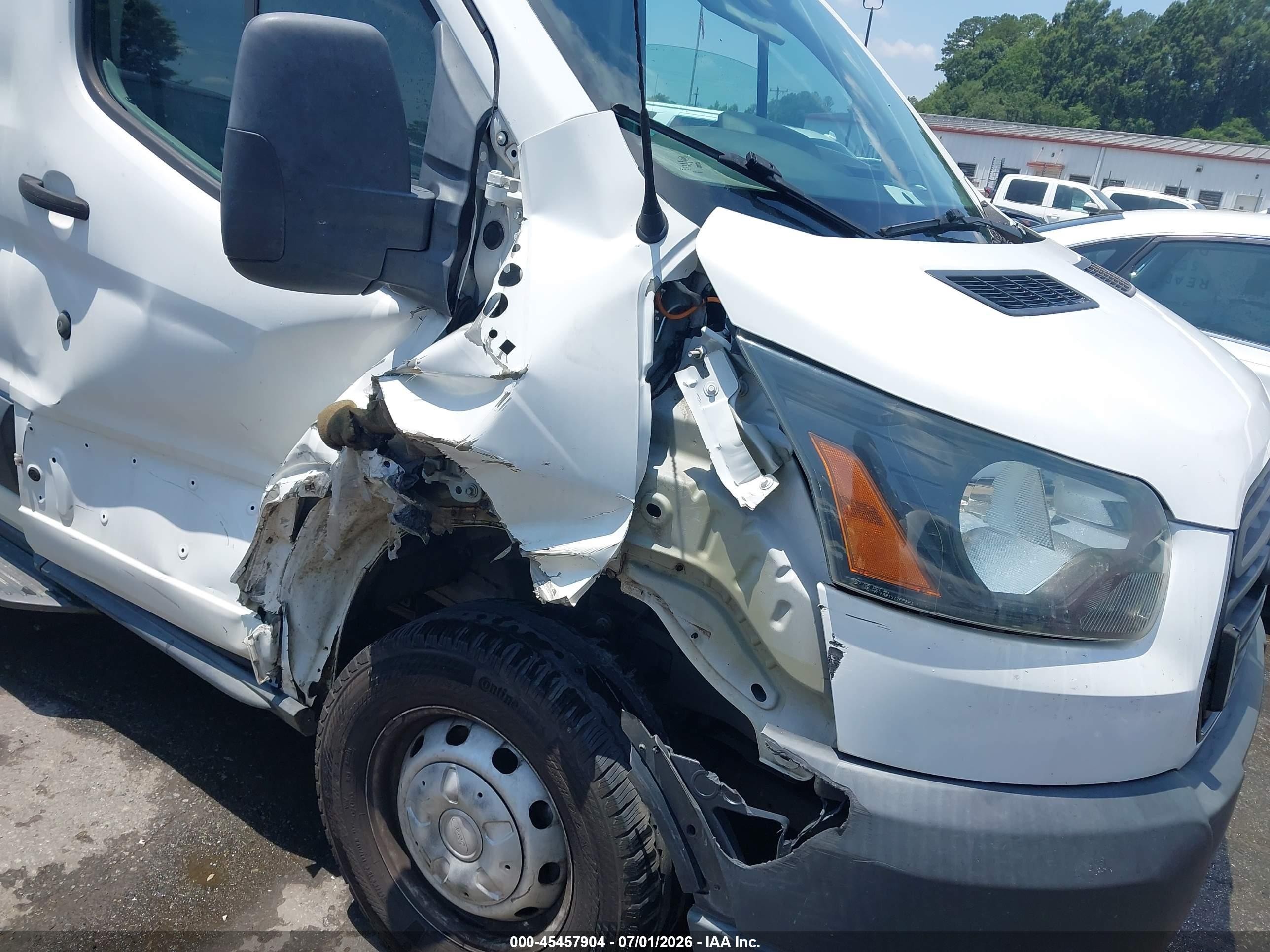 2015 Ford Transit-250   White vin: 1FTNR1YV7FKB07867