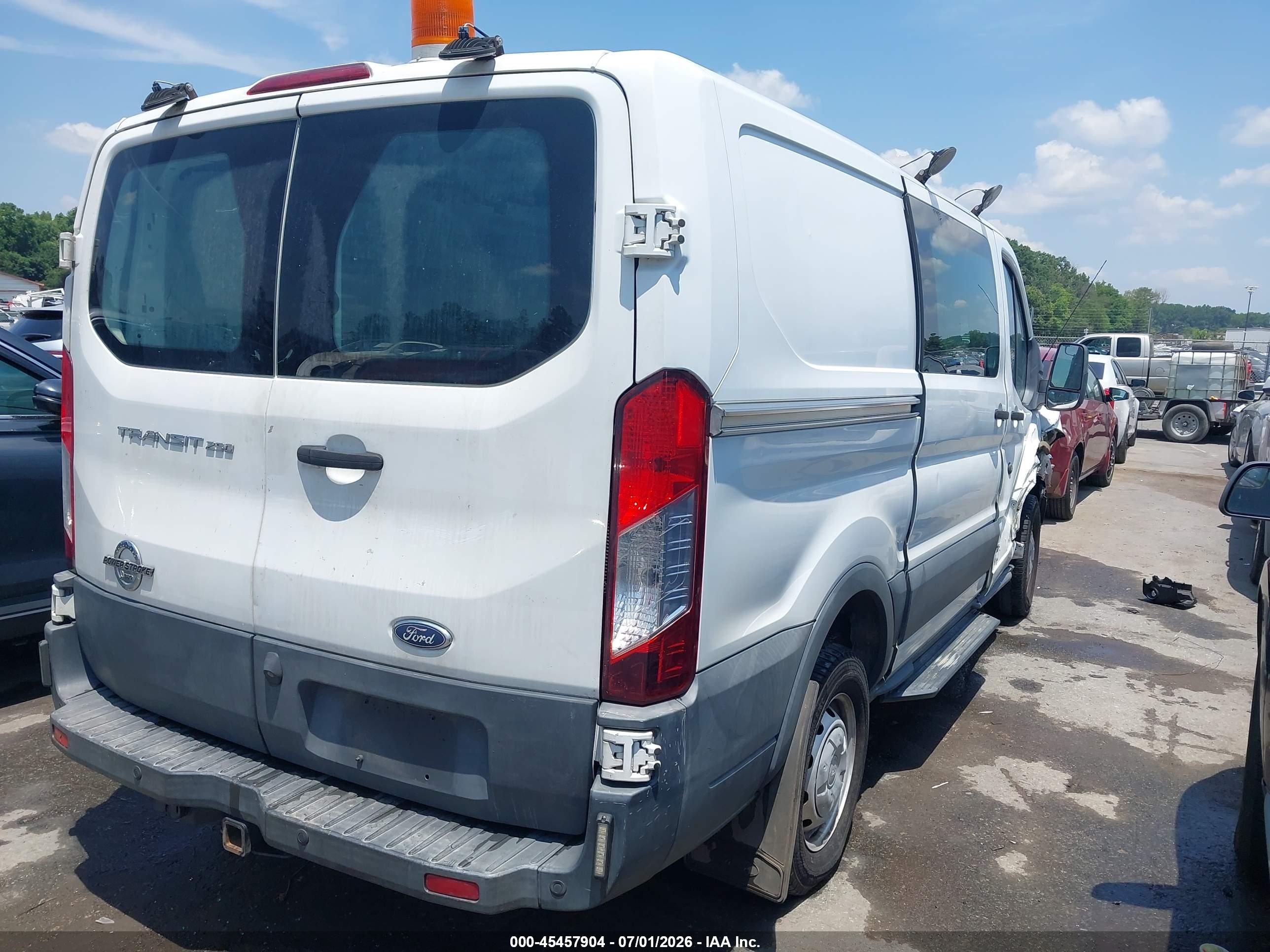 2015 Ford Transit-250   White vin: 1FTNR1YV7FKB07867