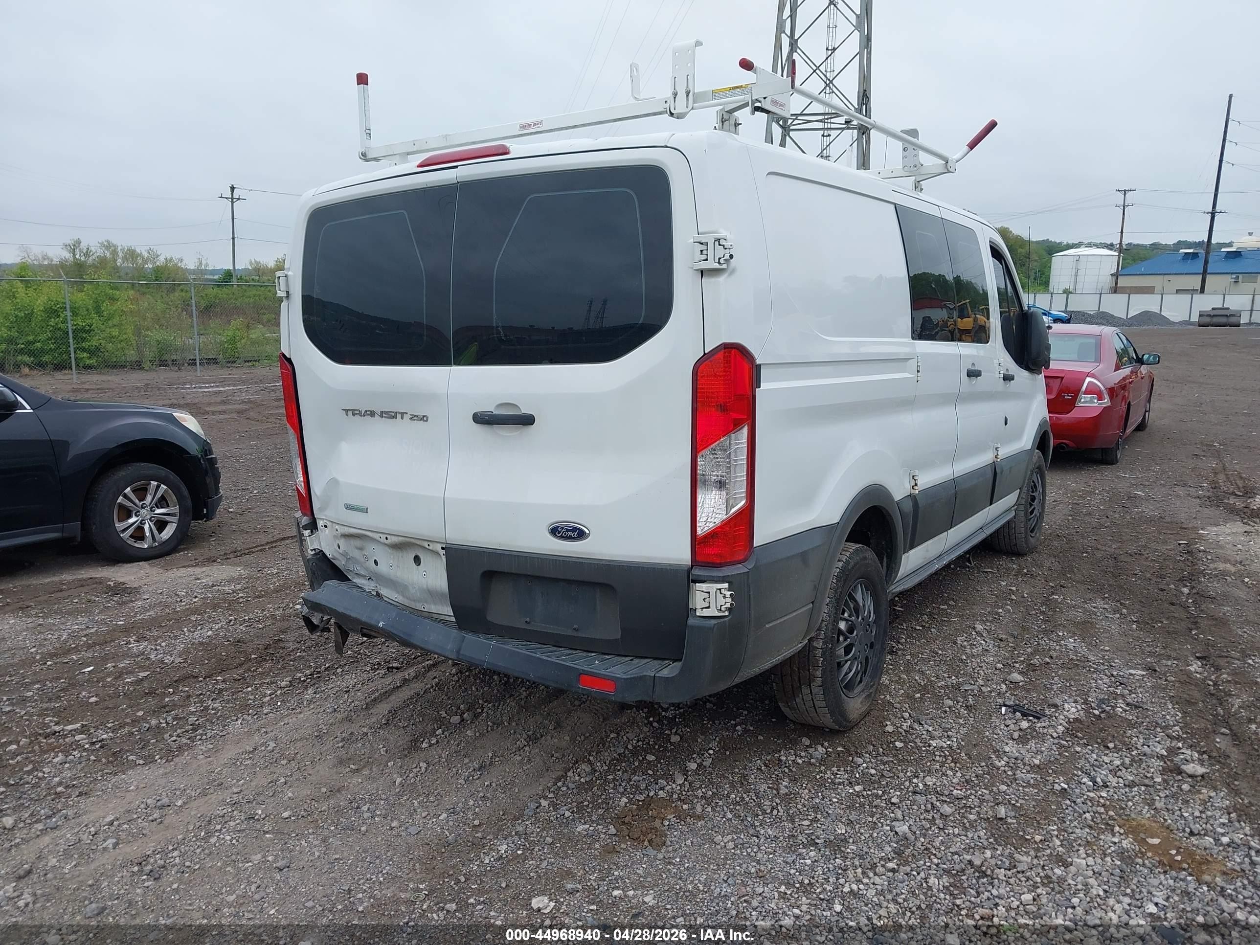 2015 Ford Transit-250   White vin: 1FTNR1ZG2FKA40627